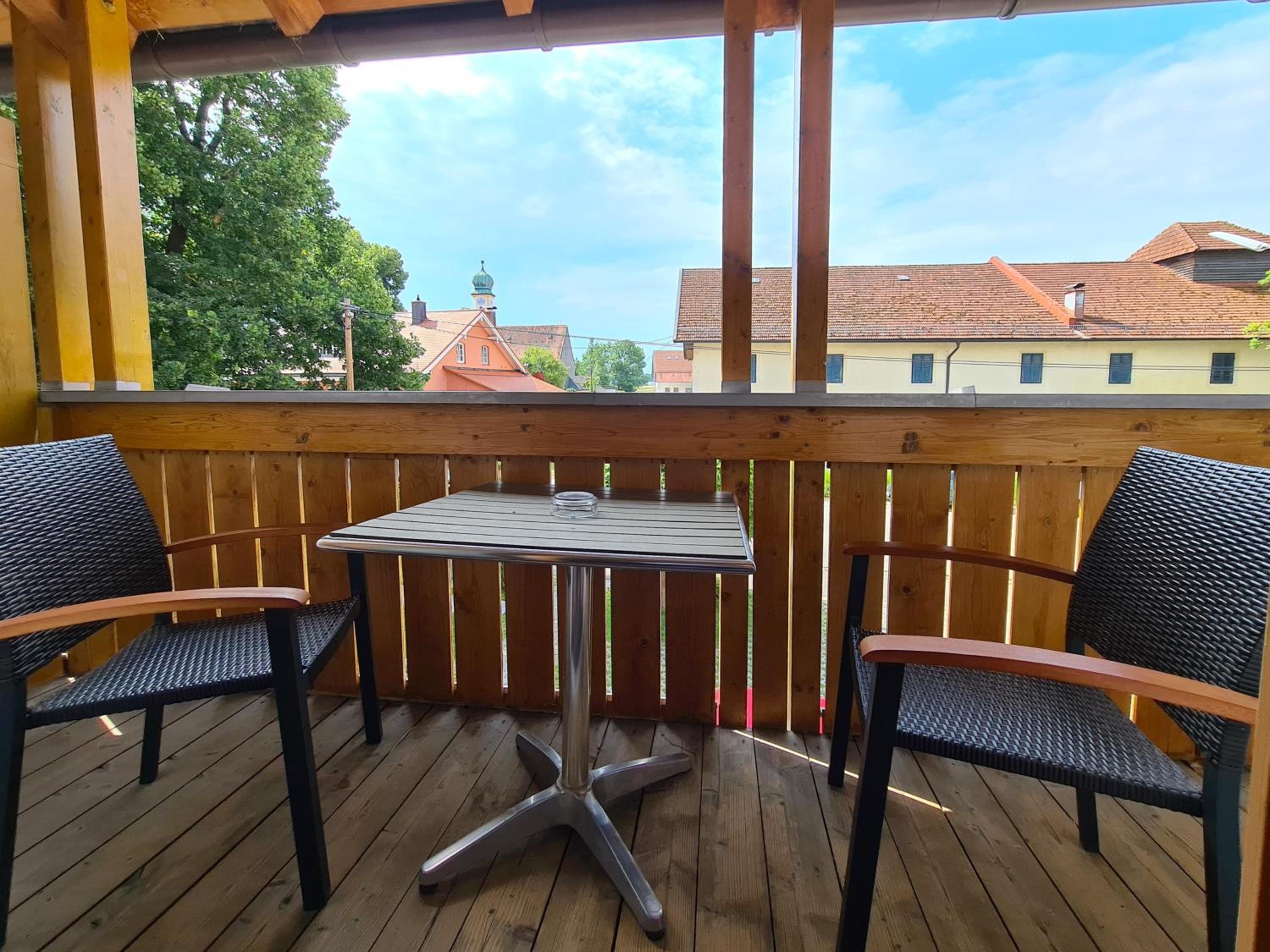 Double Room with Balcony - Photo 11