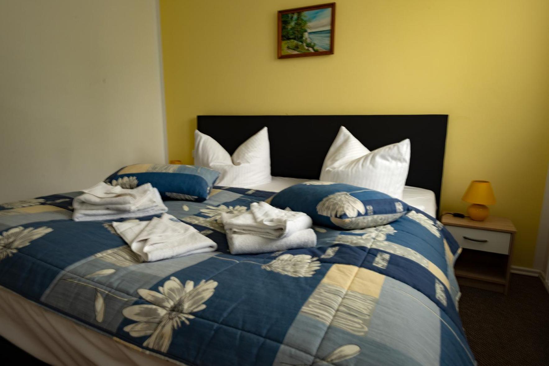 One-Bedroom Apartment - 1 - Photo 1