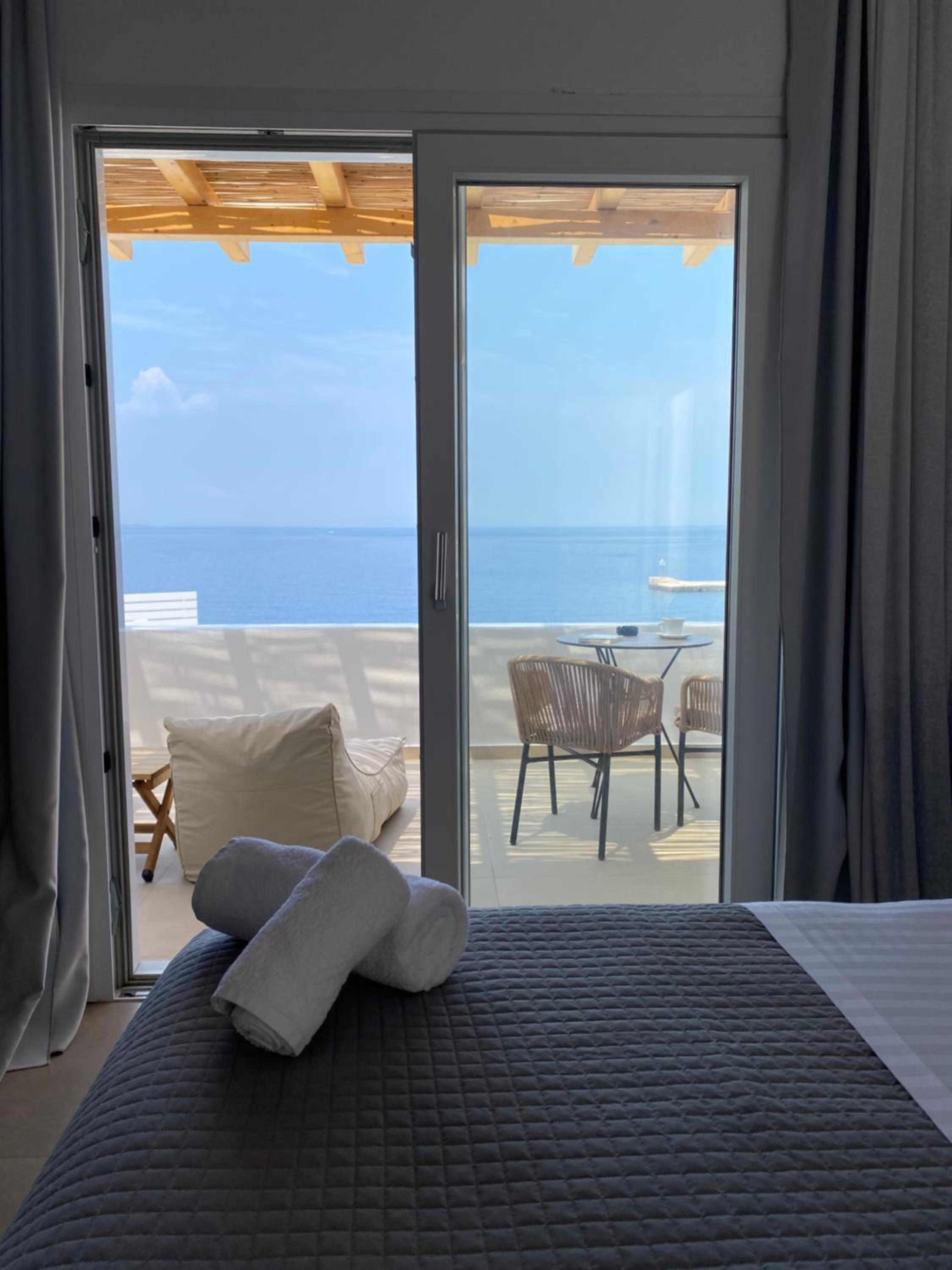 Deluxe Double Room with Sea View - Photo 13
