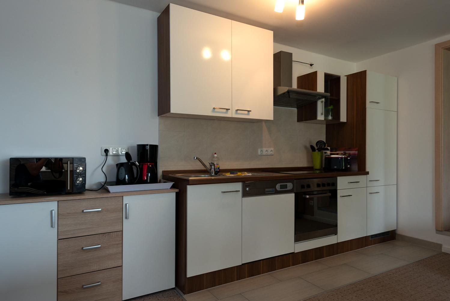 One-Bedroom Apartment - 3 - Photo 4
