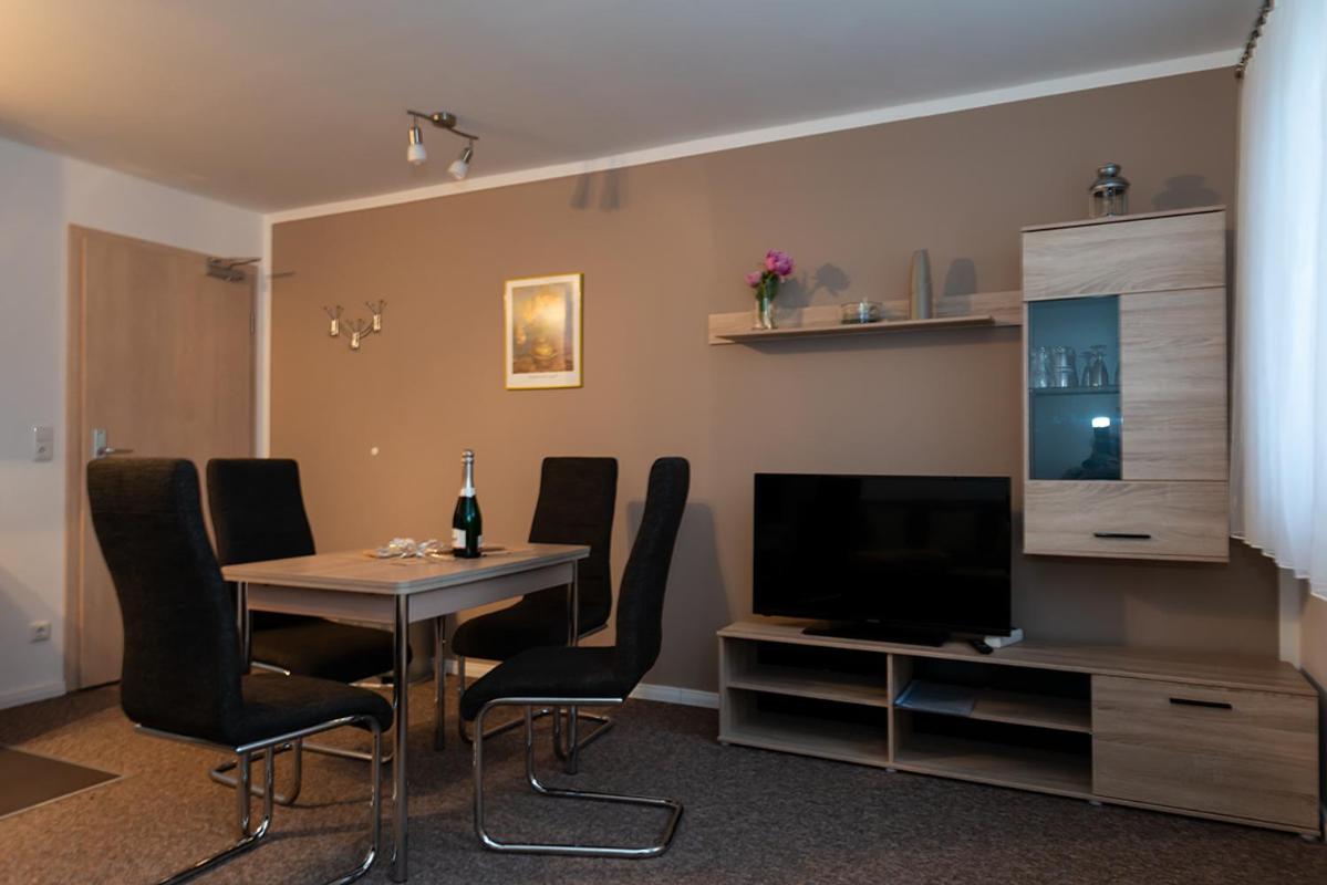 One-Bedroom Apartment - 4 - Photo 4