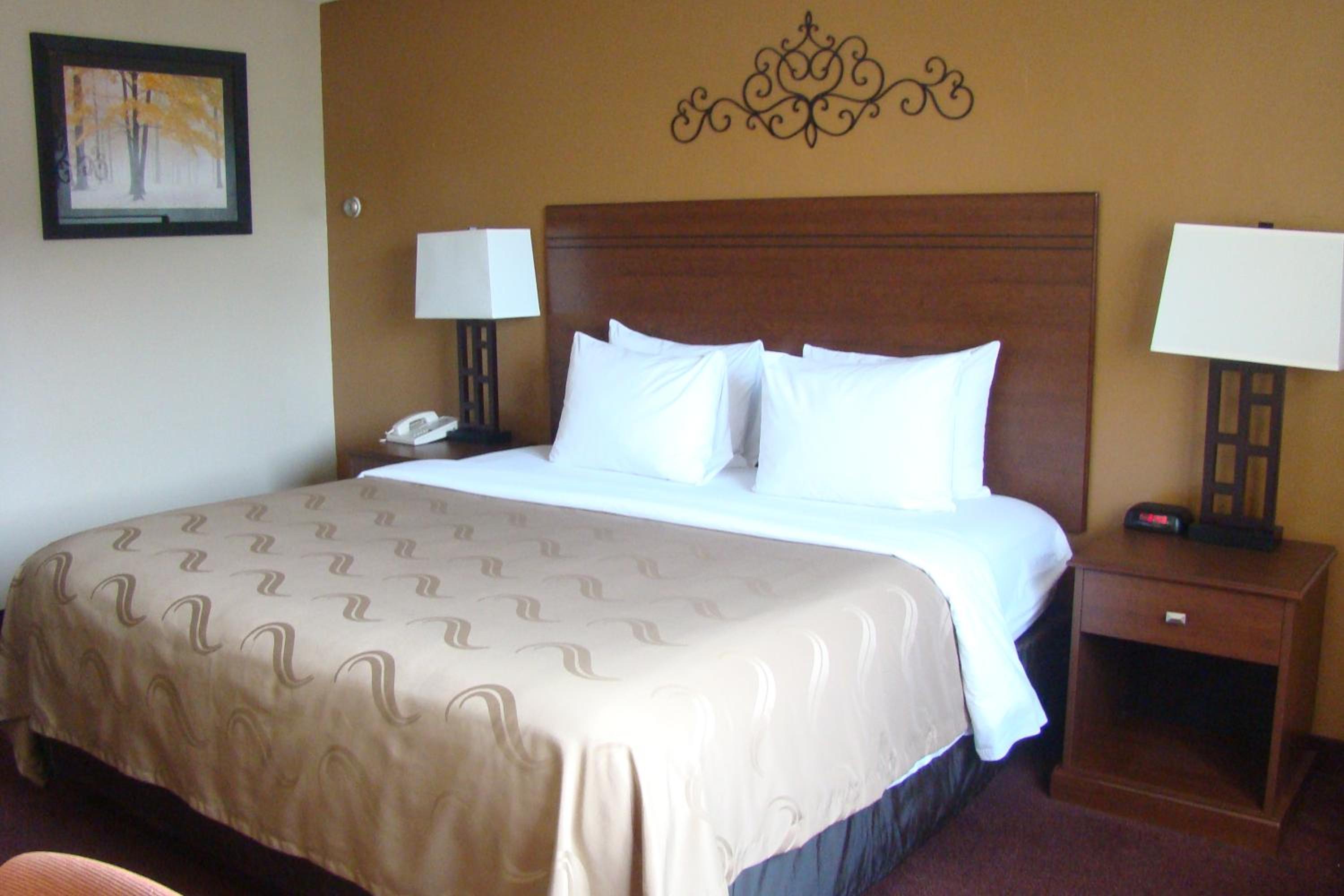 King Room - Non-Smoking - Photo 3