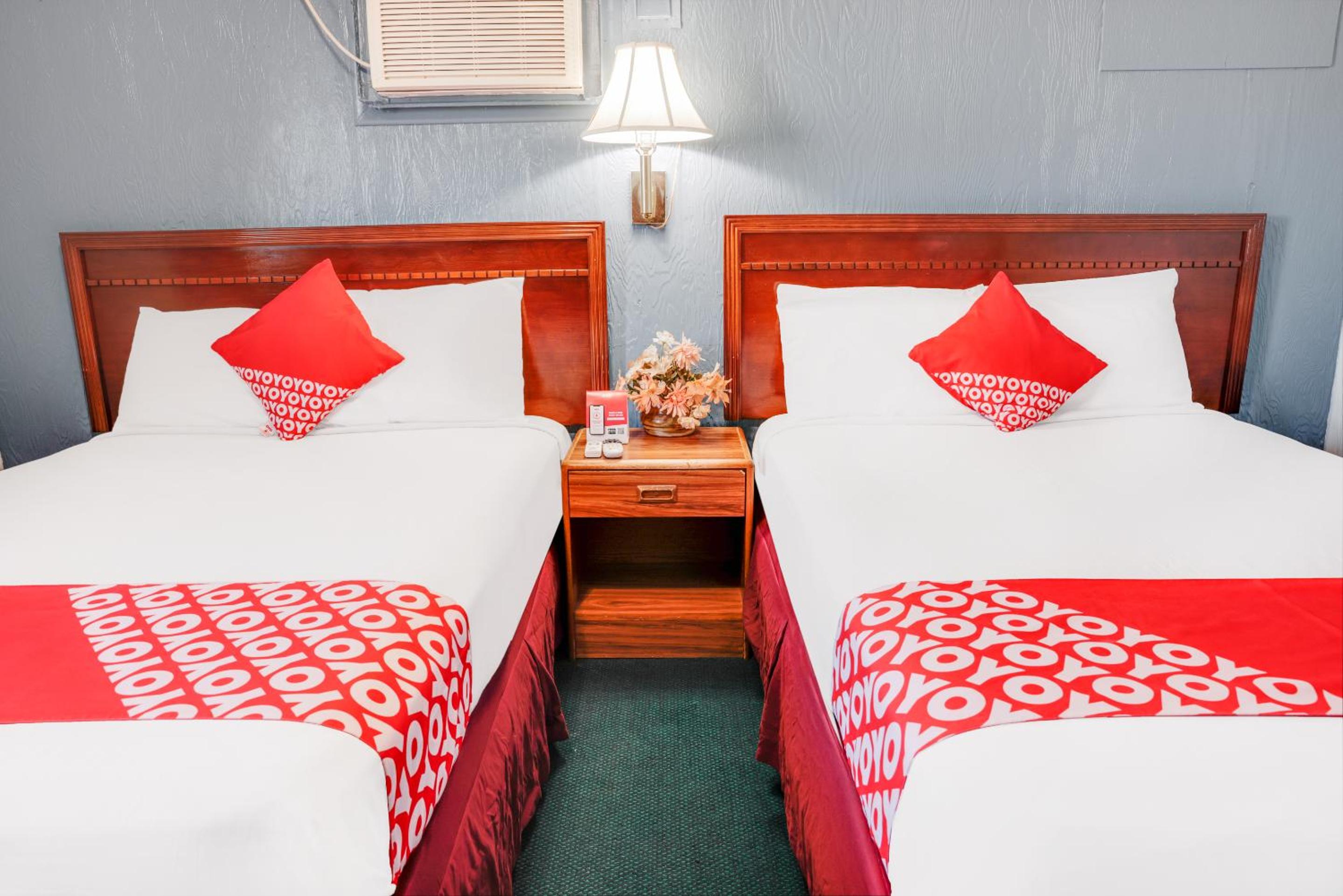 1 Queen Bed & 2 Full Bed Smoking - Photo 8