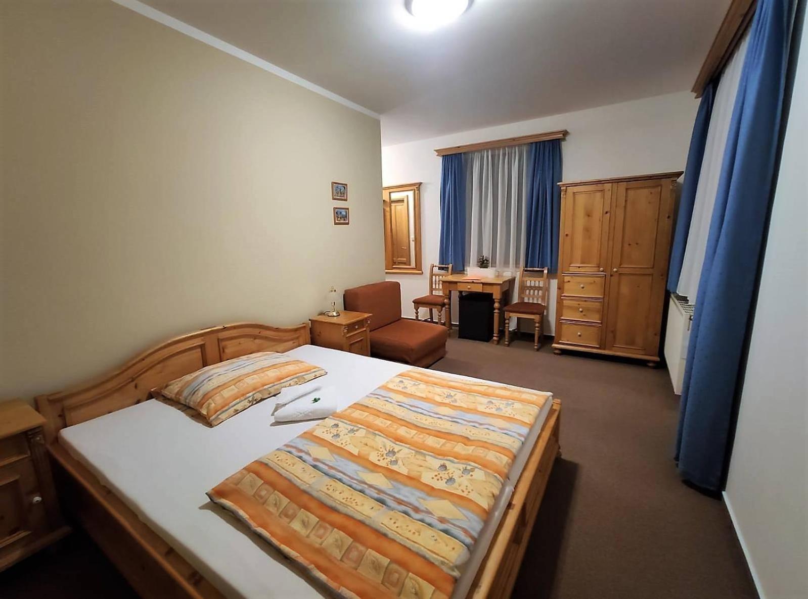 Double Room with Extra Bed and Balcony photo 1