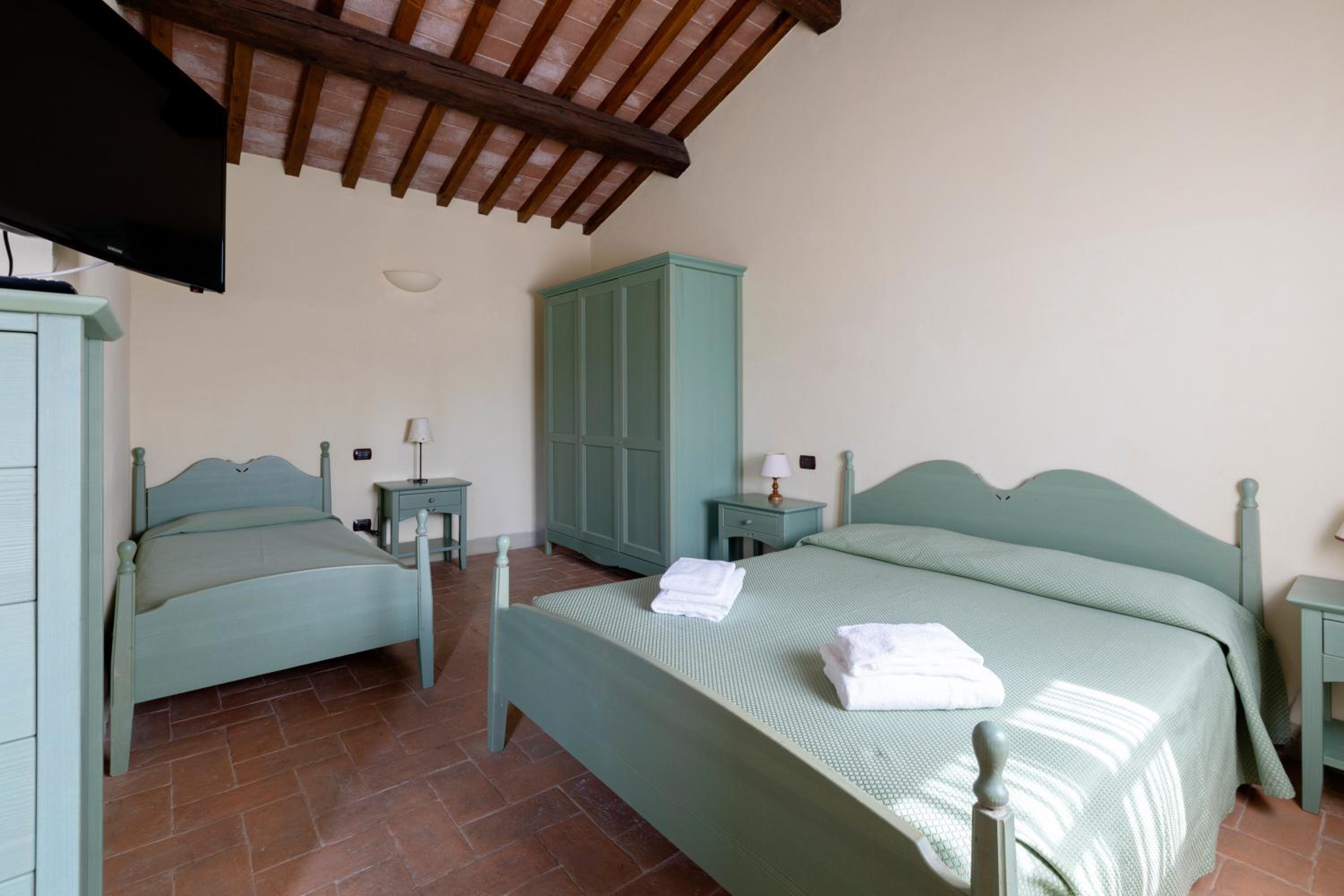 Family Room (2 Adults + 2 Children)