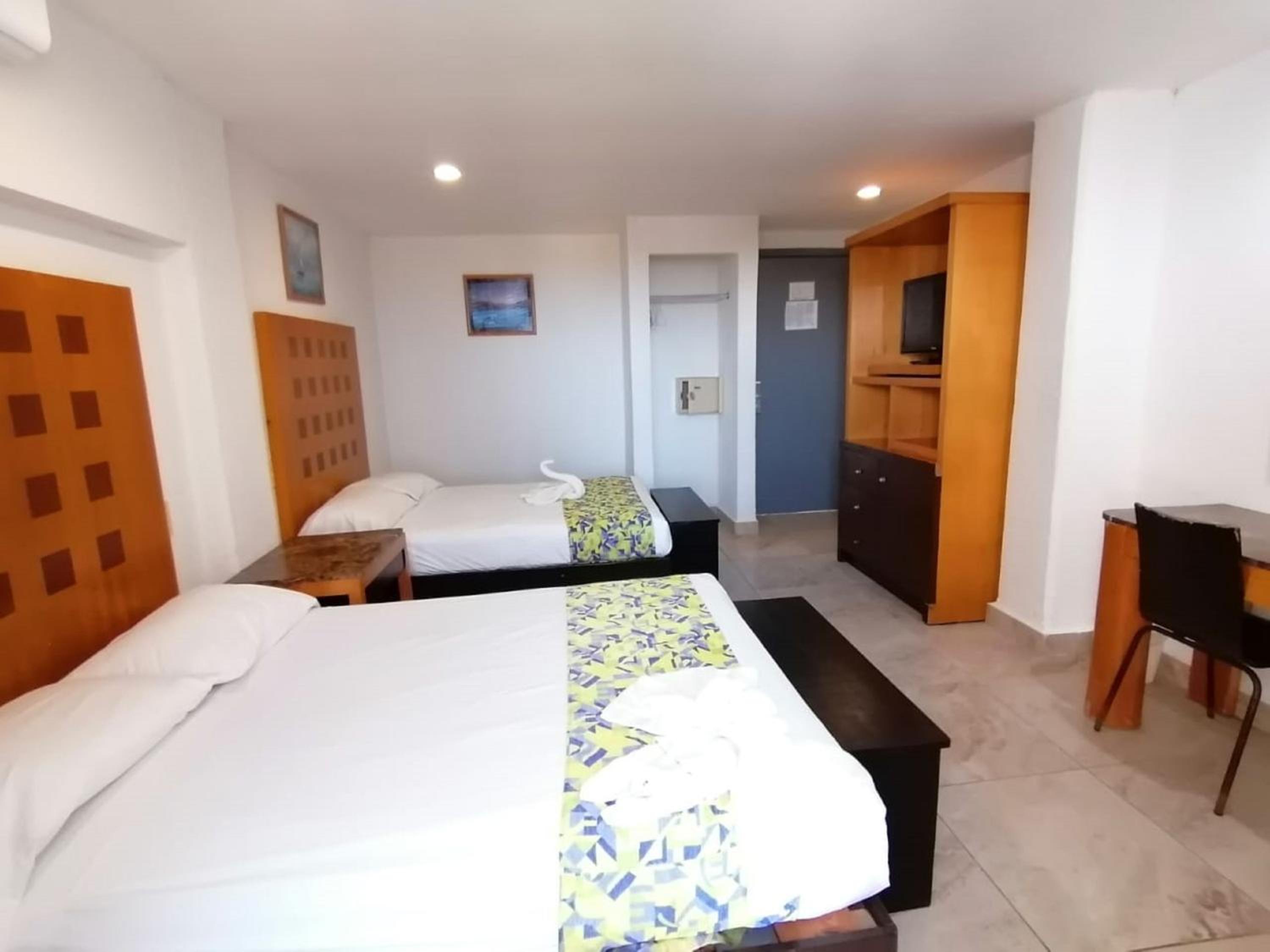 Double Room - Photo 6
