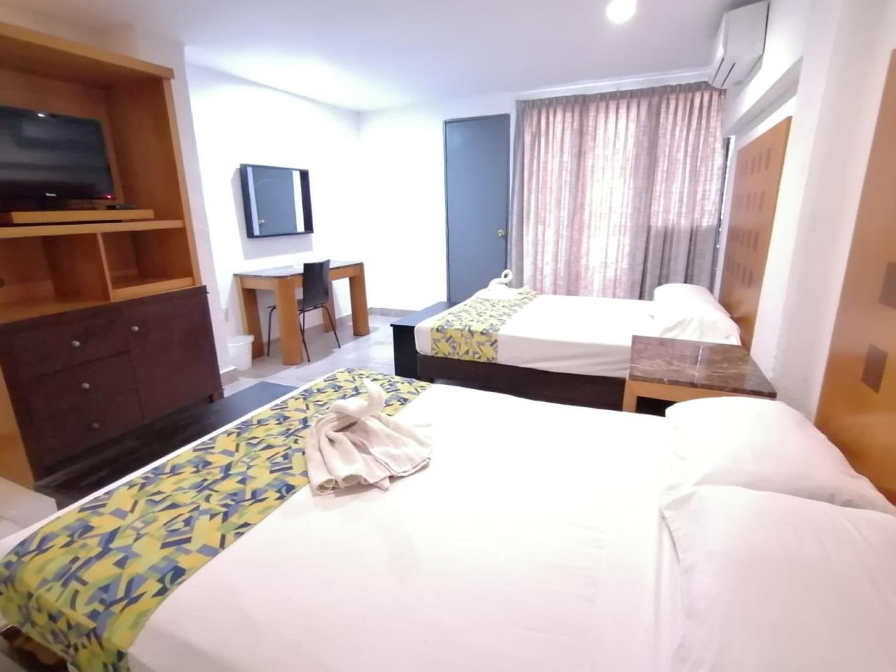 Double Room - Photo 5