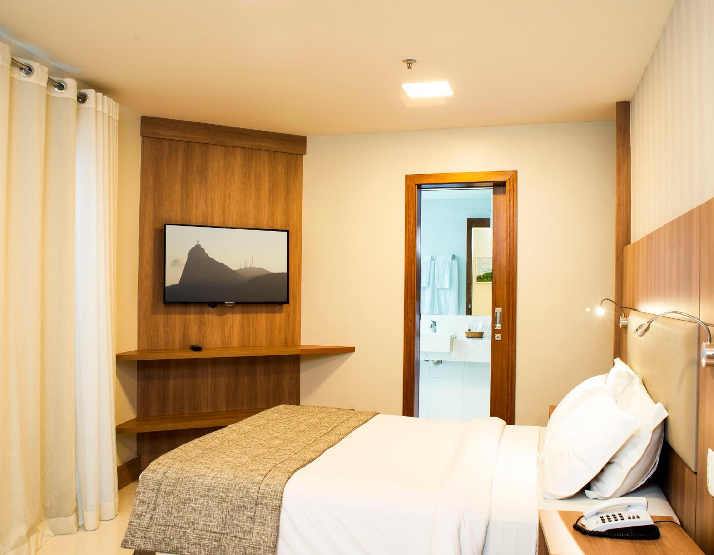 Hotel Astoria Copacabana — Suite with Hot Tub