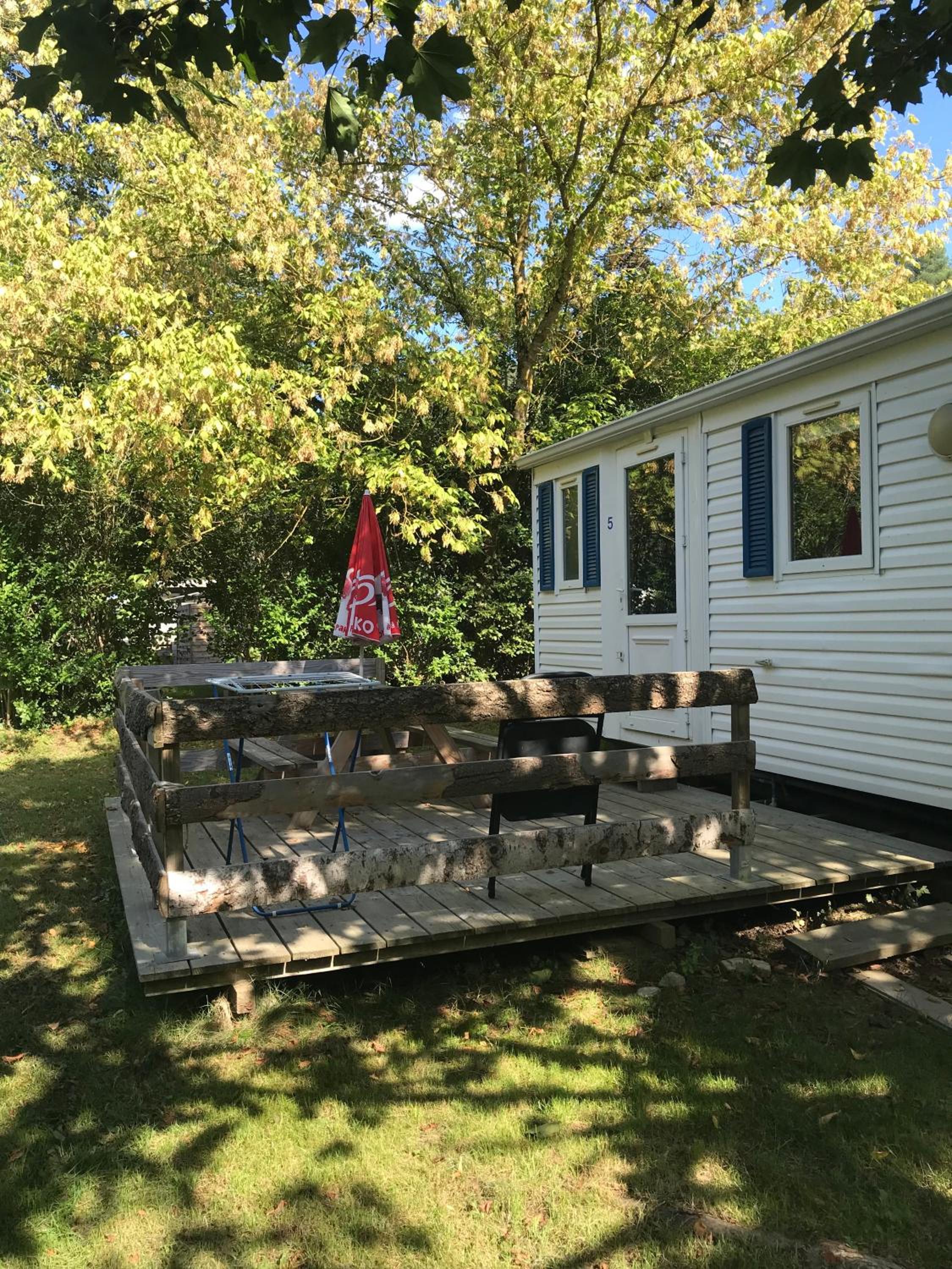 Mobile Home - Photo 3
