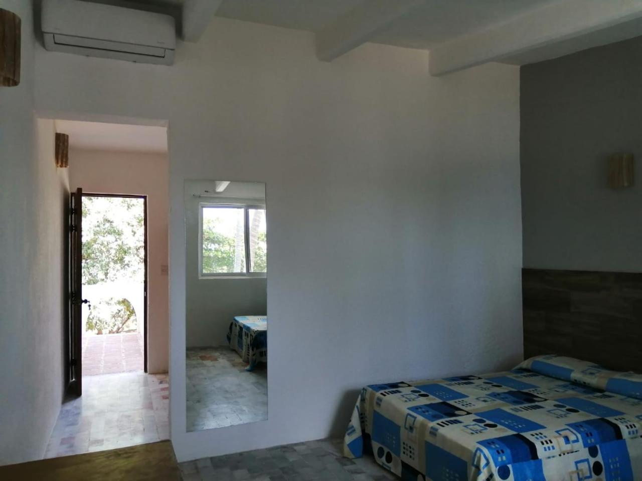 Standard Twin Room with Sea View - Photo 5