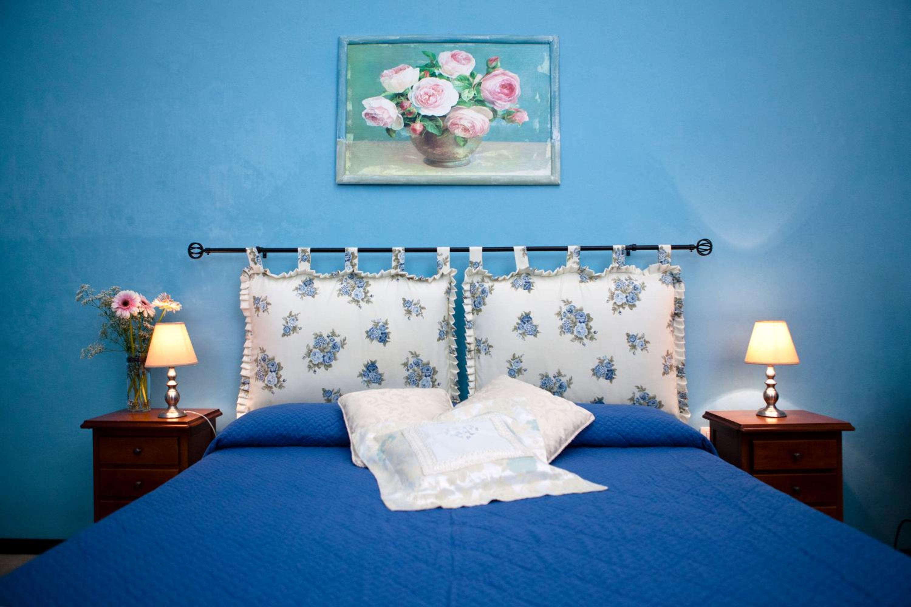 Deluxe Double Room - Photo 9