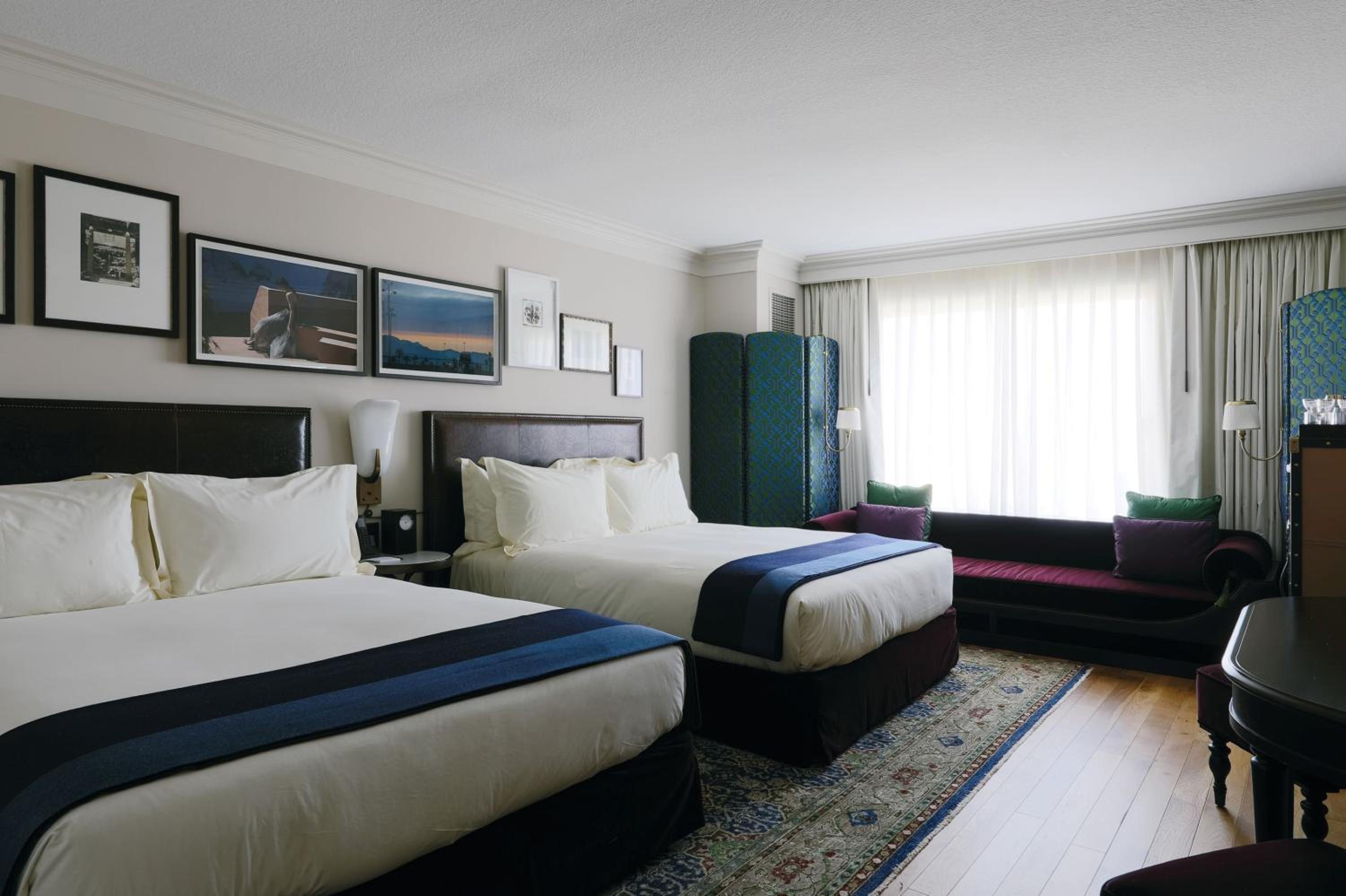 Classic Queen Room with Two Queen Beds (Non Smoking)