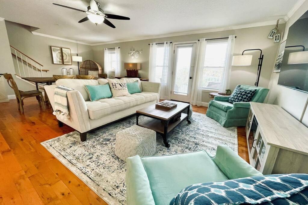 Three-Bedroom House - Photo 1