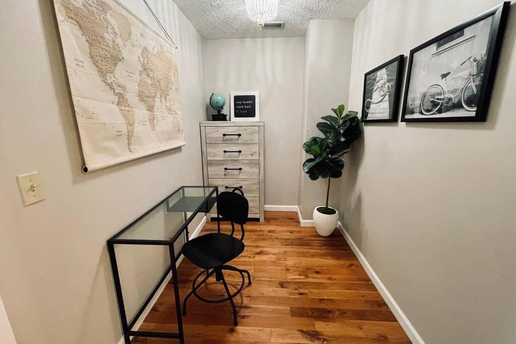 Three-Bedroom House - Photo 7