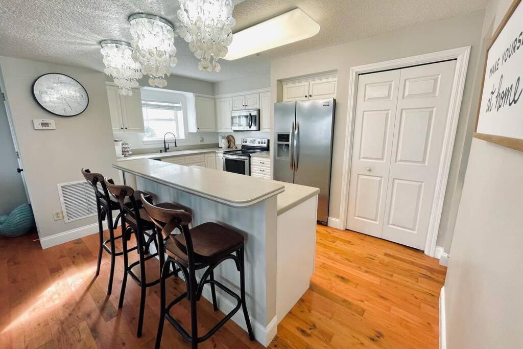 Three-Bedroom House - Photo 17