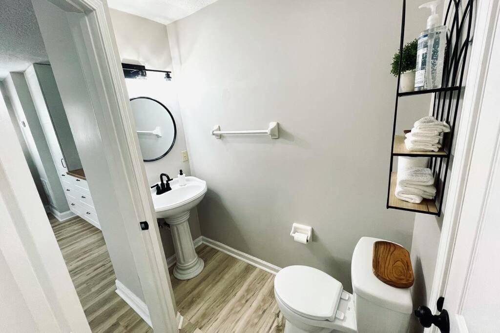 Three-Bedroom House - Photo 18
