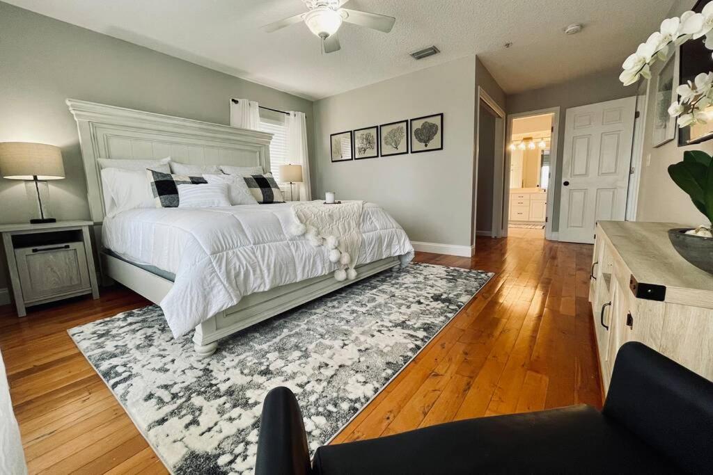Three-Bedroom House - Photo 19