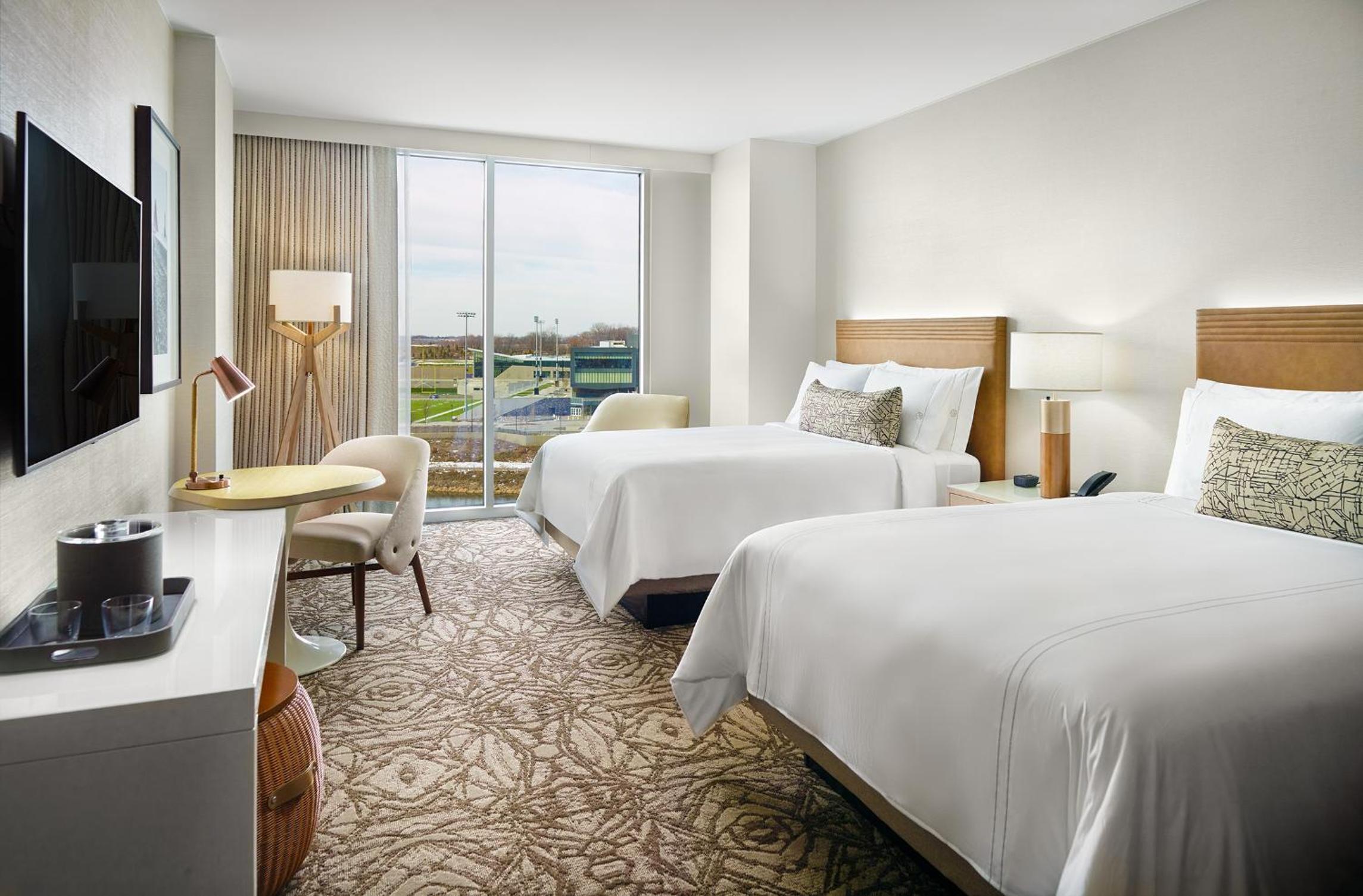 Deluxe Queen Room - Photo 2