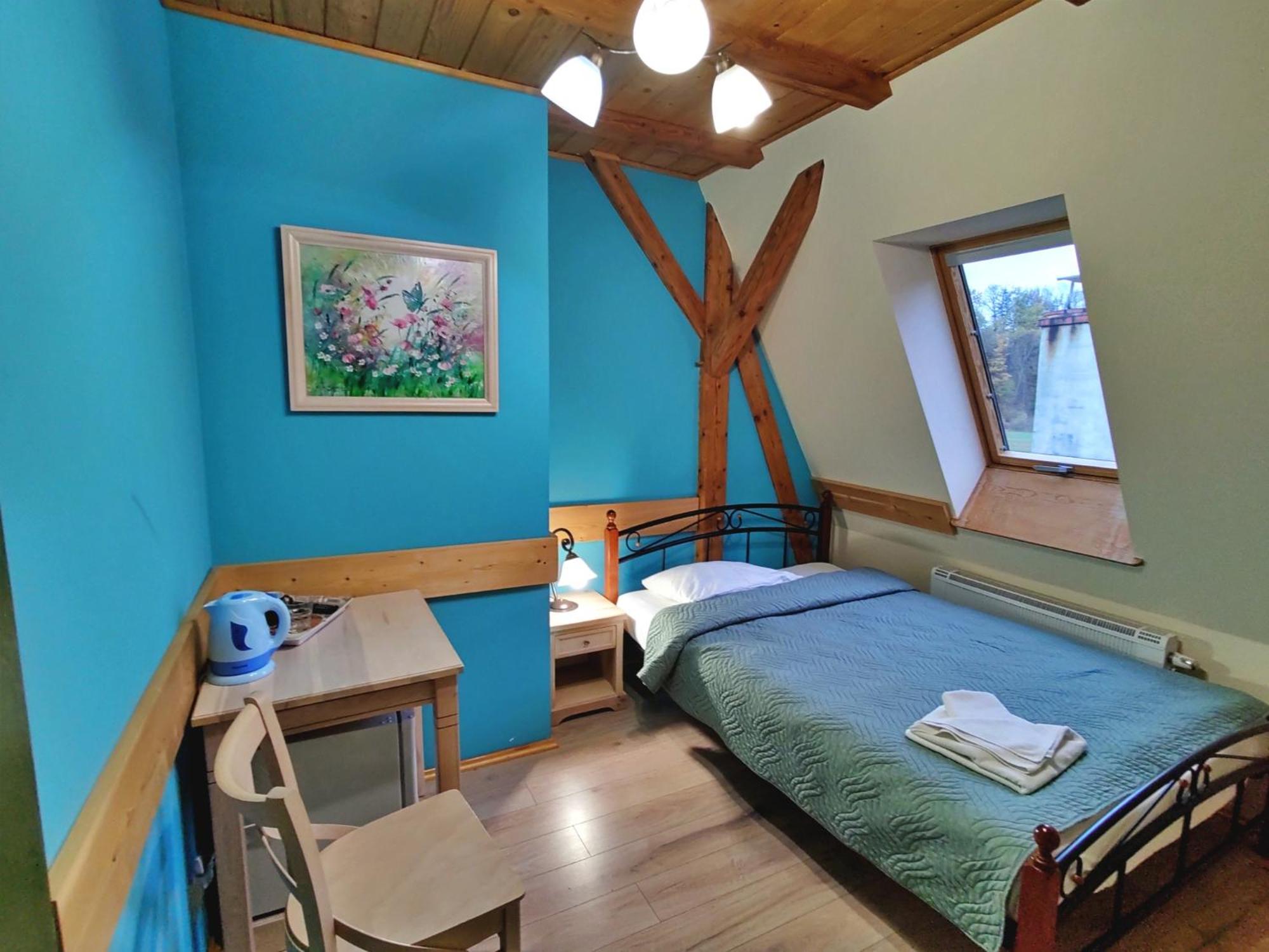 Small Double Room - Photo 6