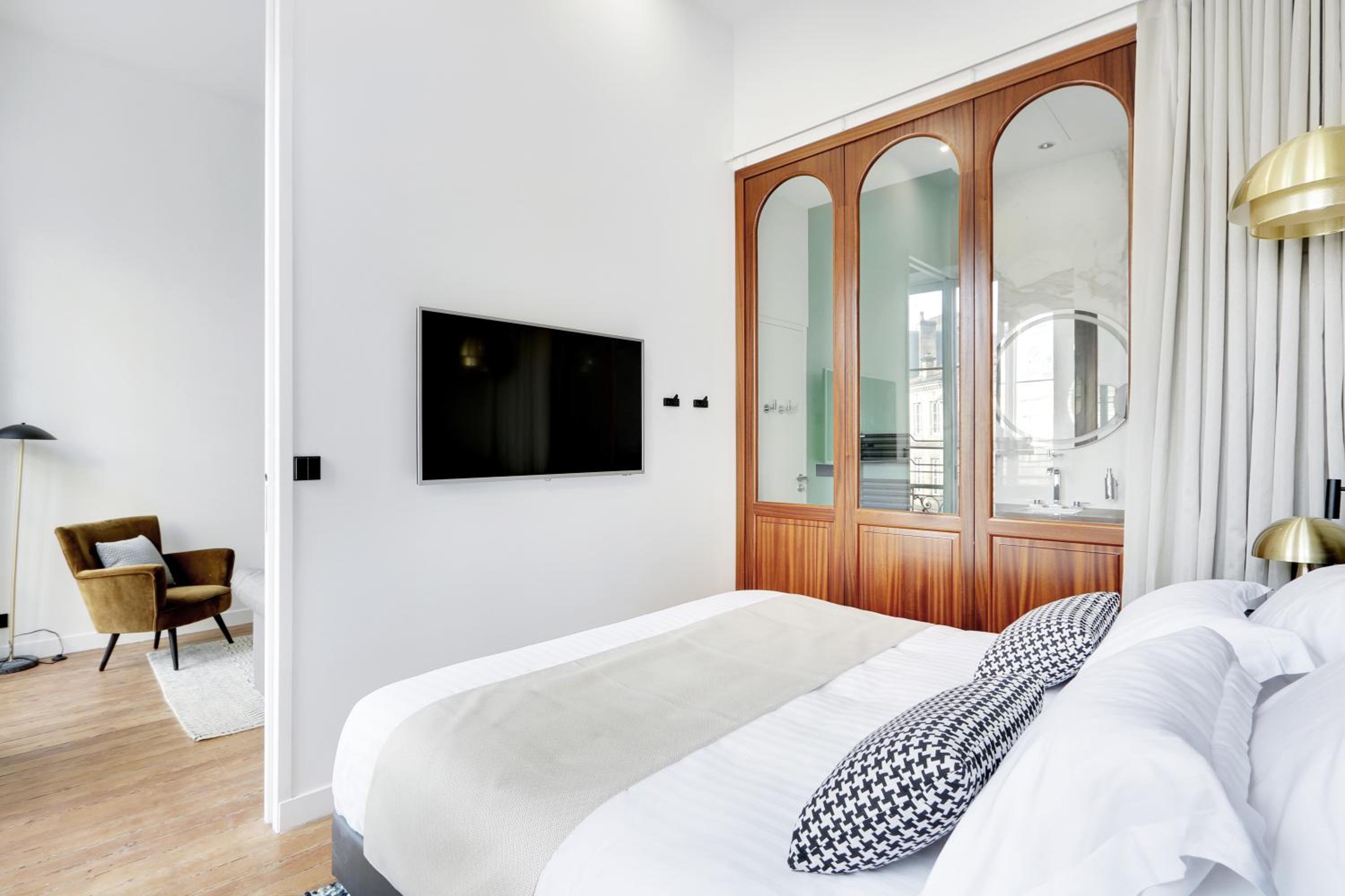 Deluxe Apartment