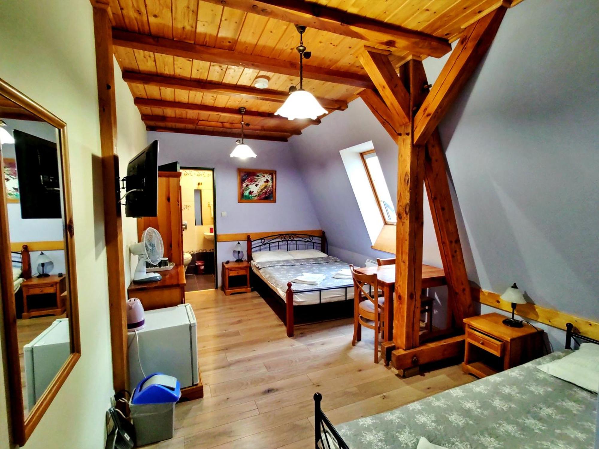 Triple Room with Private Bathroom - Photo 1