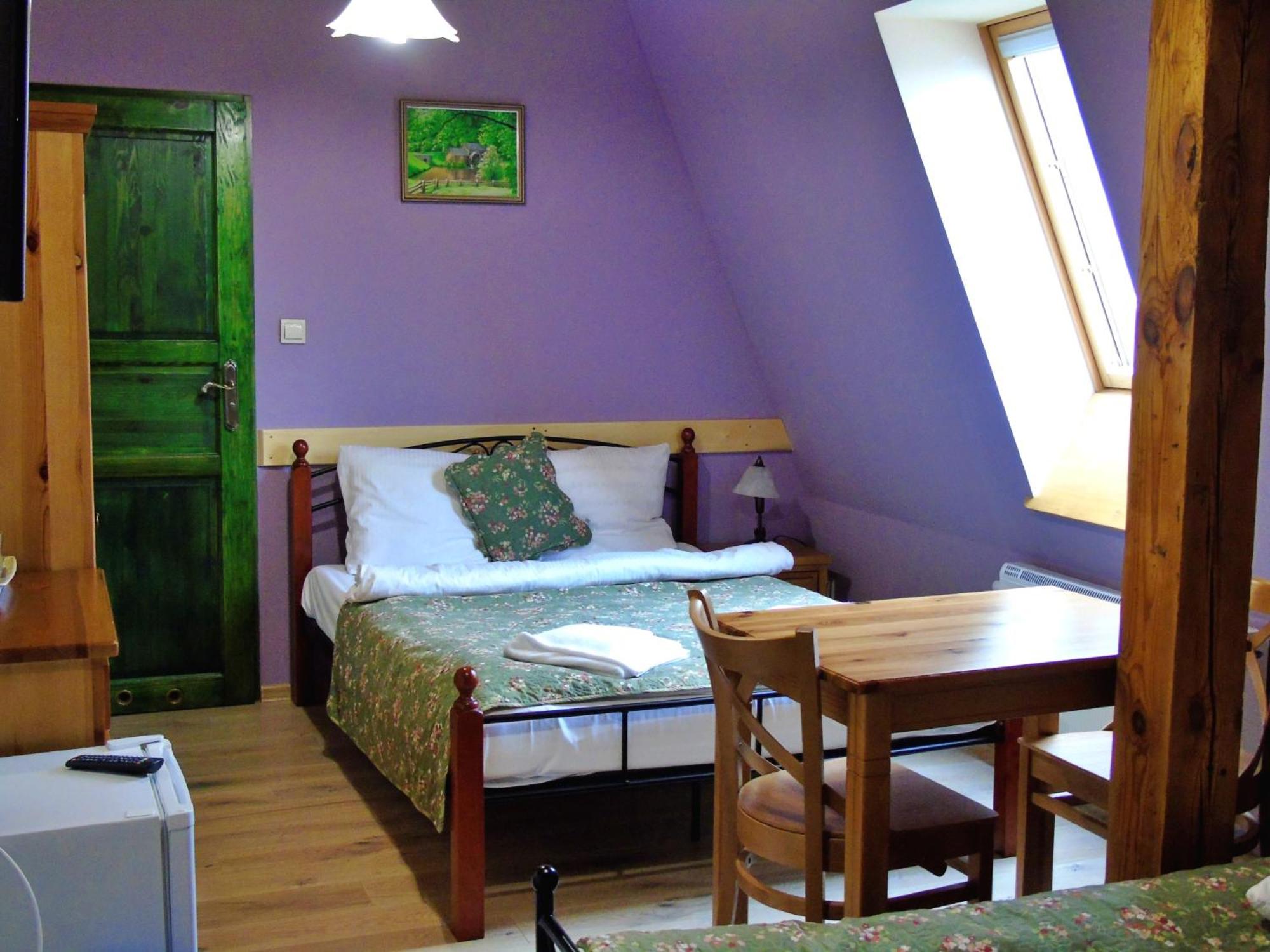 Triple Room with Private Bathroom - Photo 3