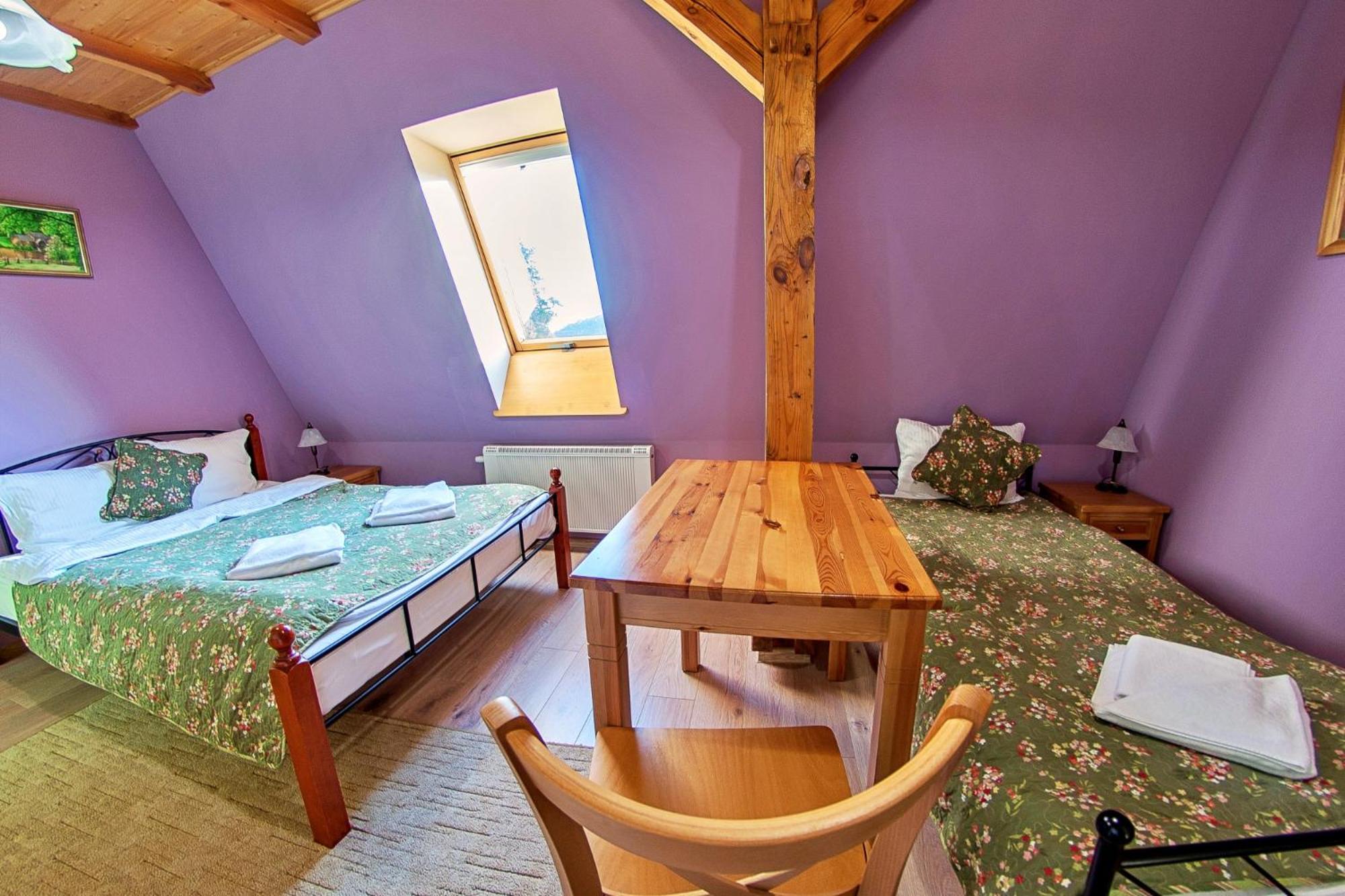 Triple Room with Private Bathroom - Photo 15