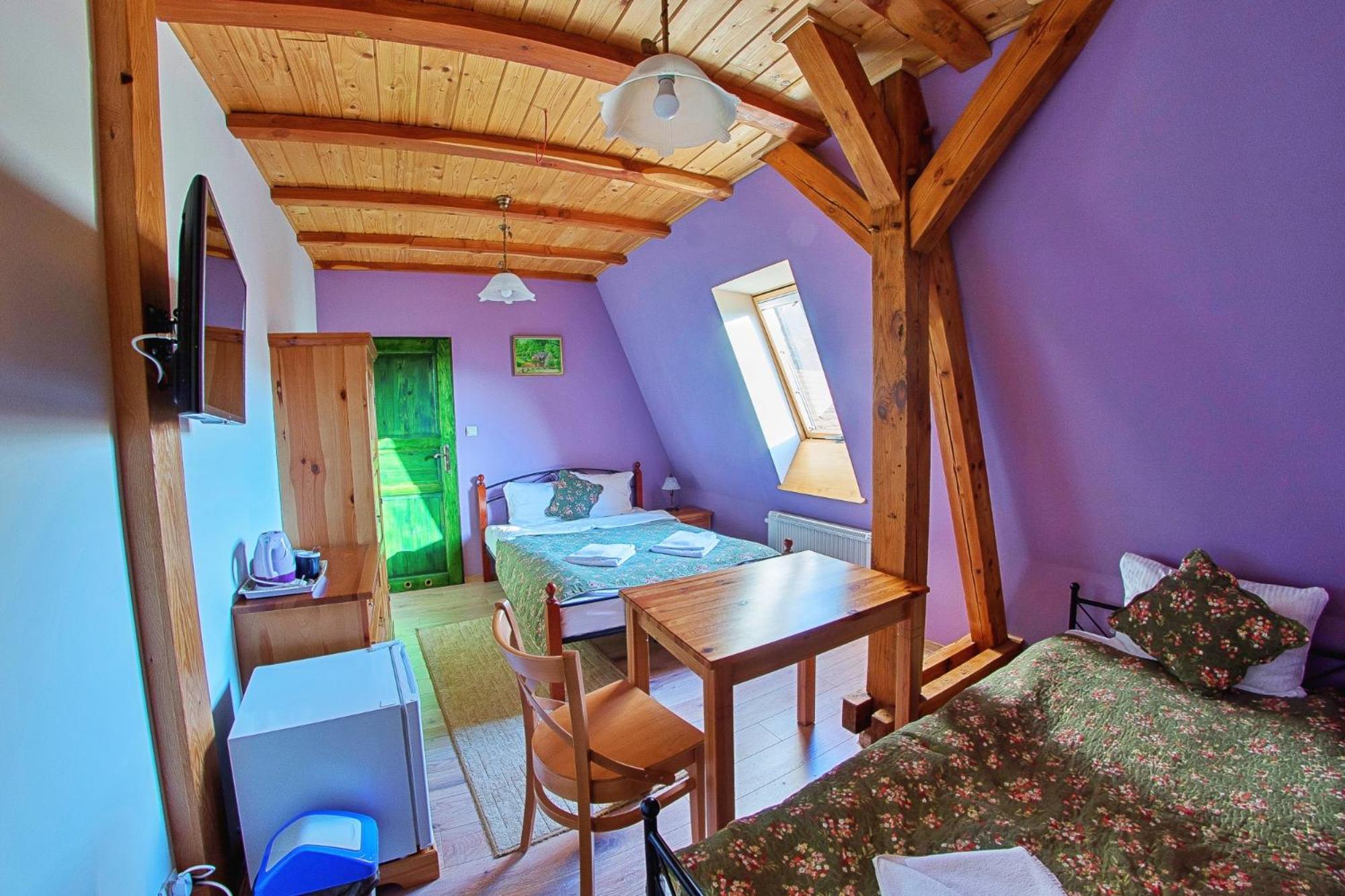 Triple Room with Private Bathroom - Photo 4