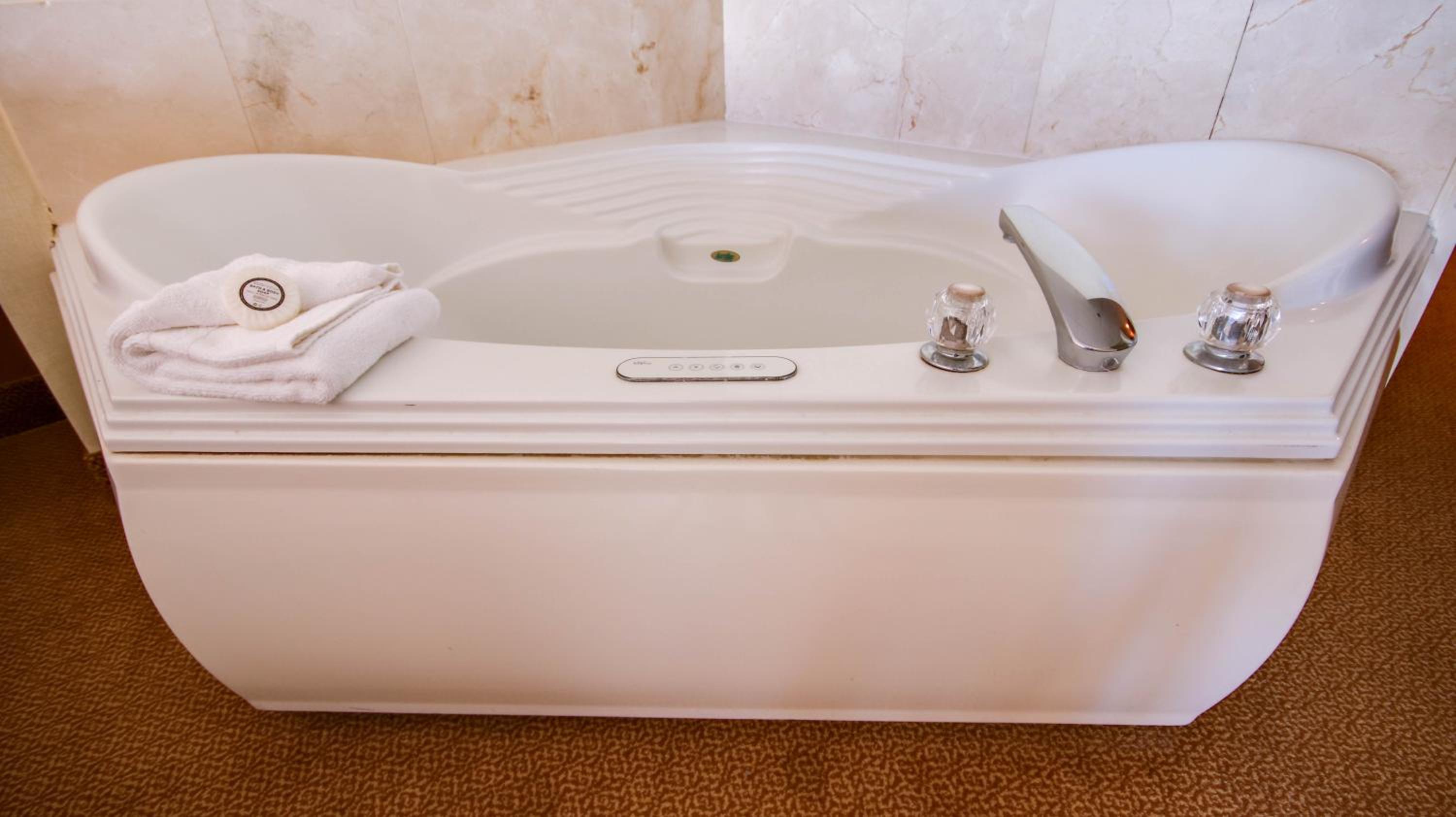 City view Jetted Tub - Non Smoking - Photo 7