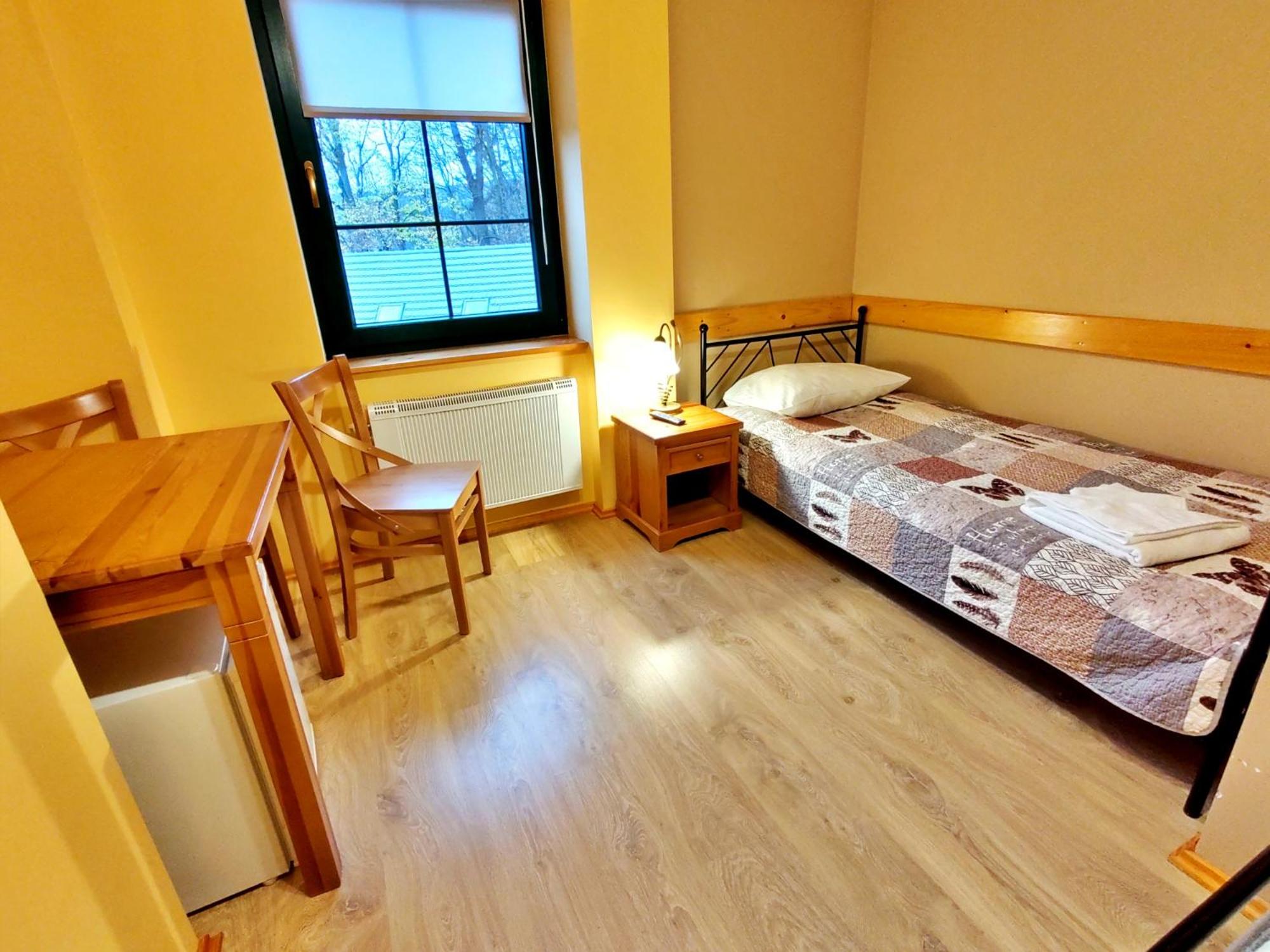 Twin Room with Private Bathroom - Photo 1
