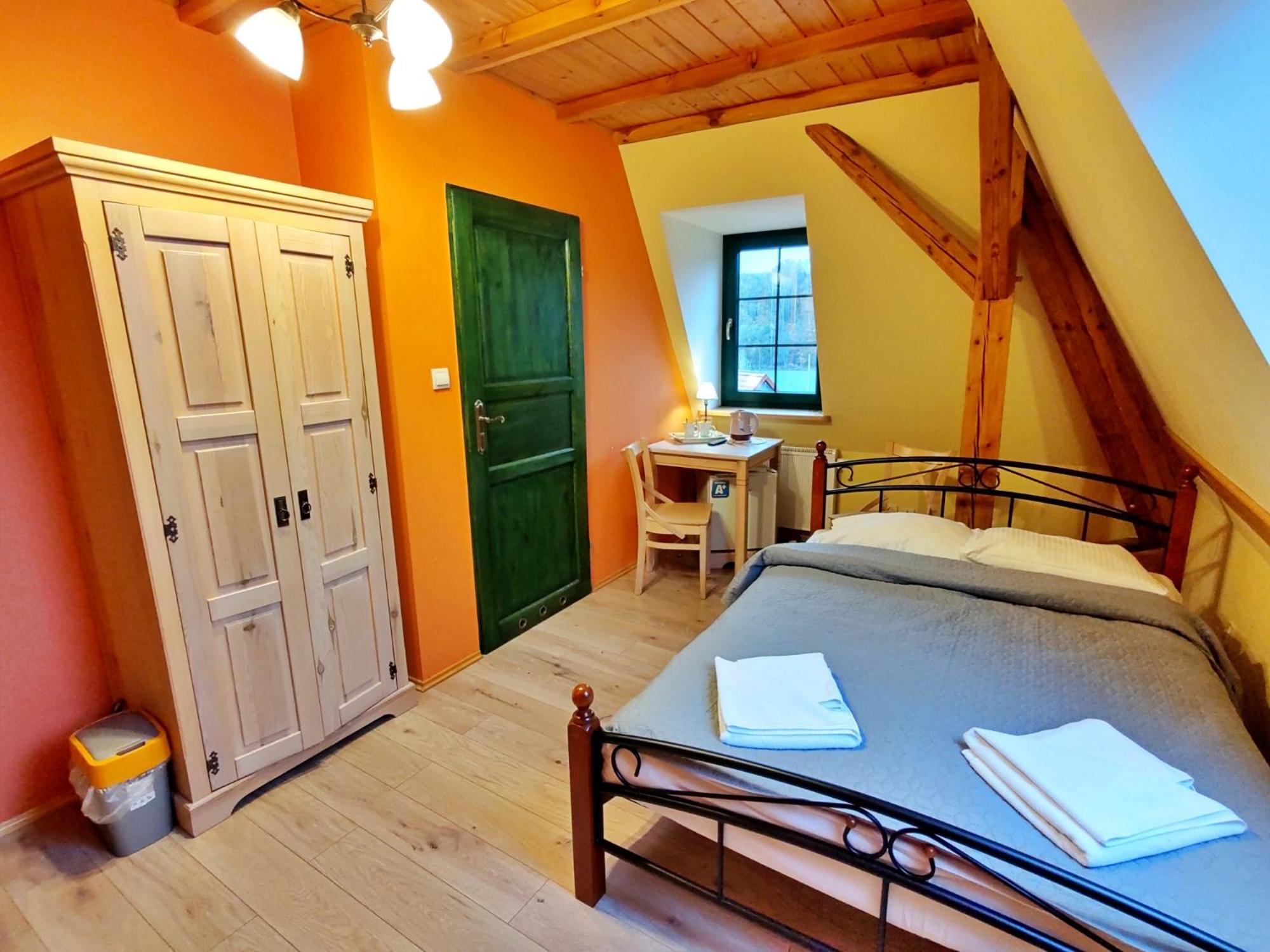 Double Room with Private Bathroom - Photo 1