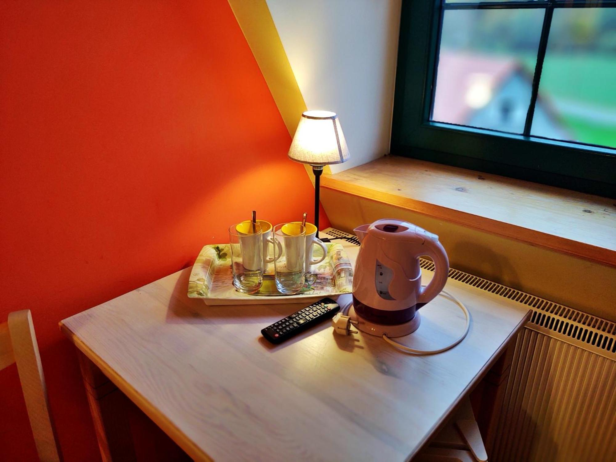 Double Room with Private Bathroom - Photo 5