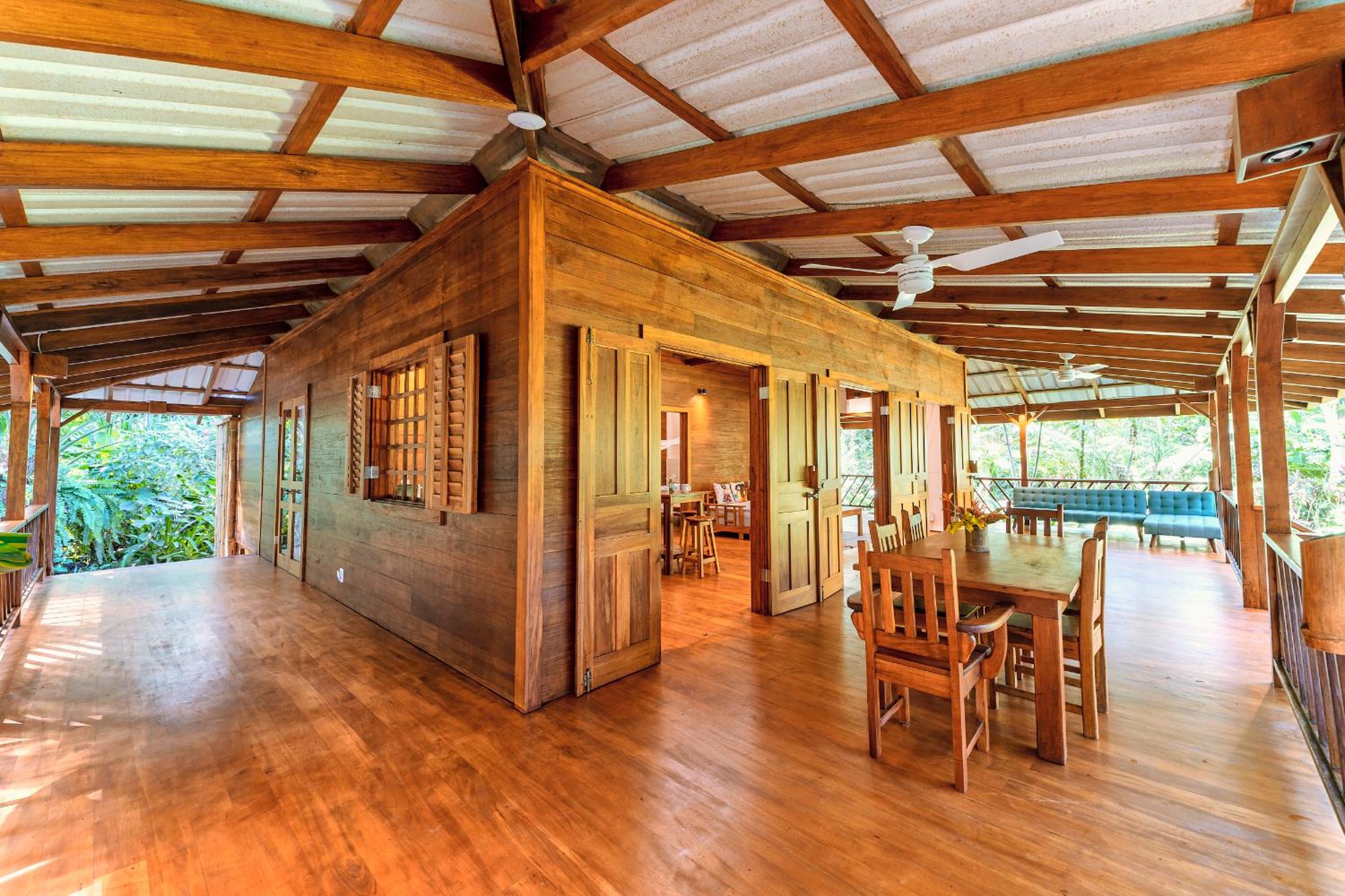 Deluxe Bungalow photo 1