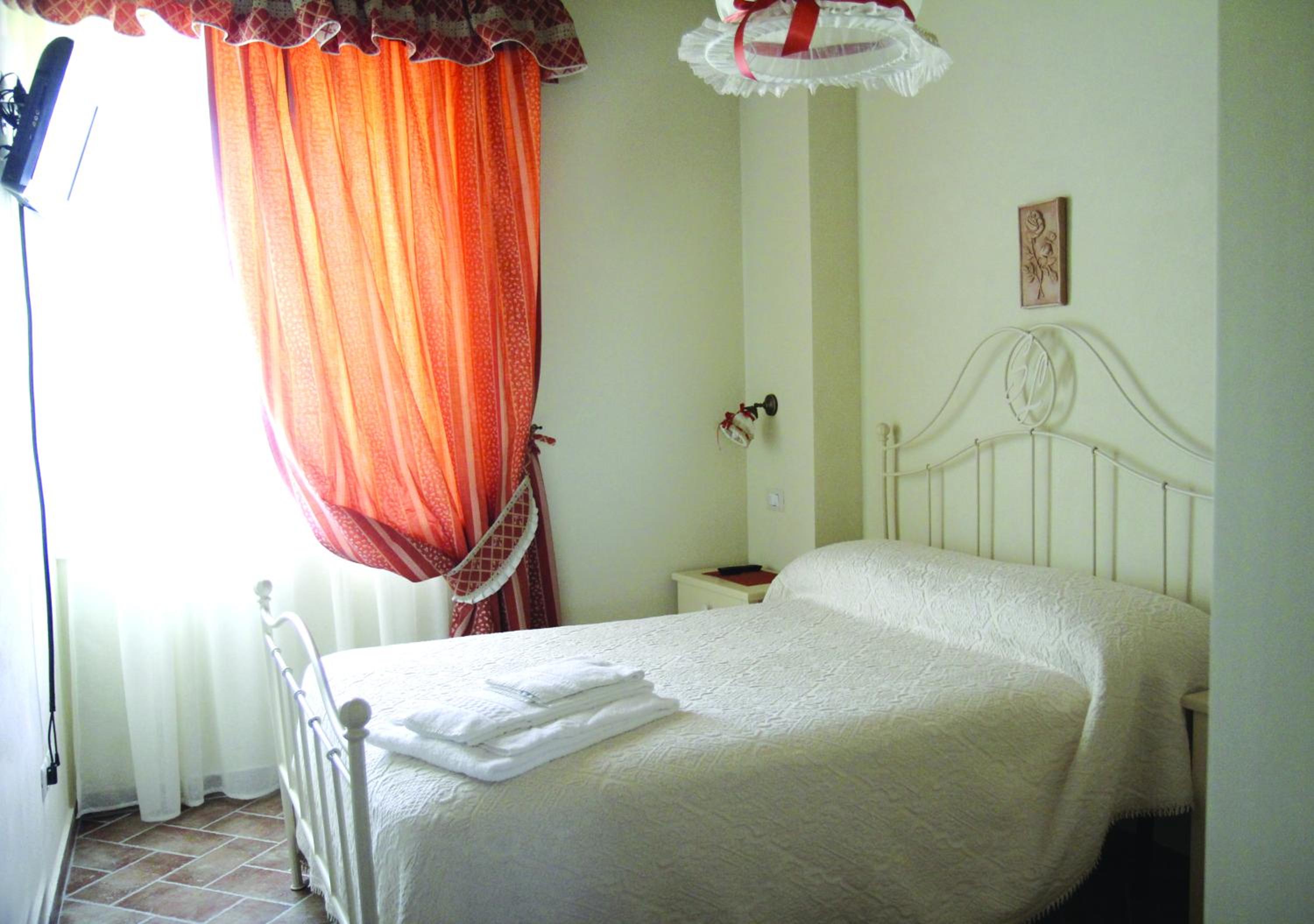 Two-Bedroom Apartment (4 Adults) - Split Level photo 2