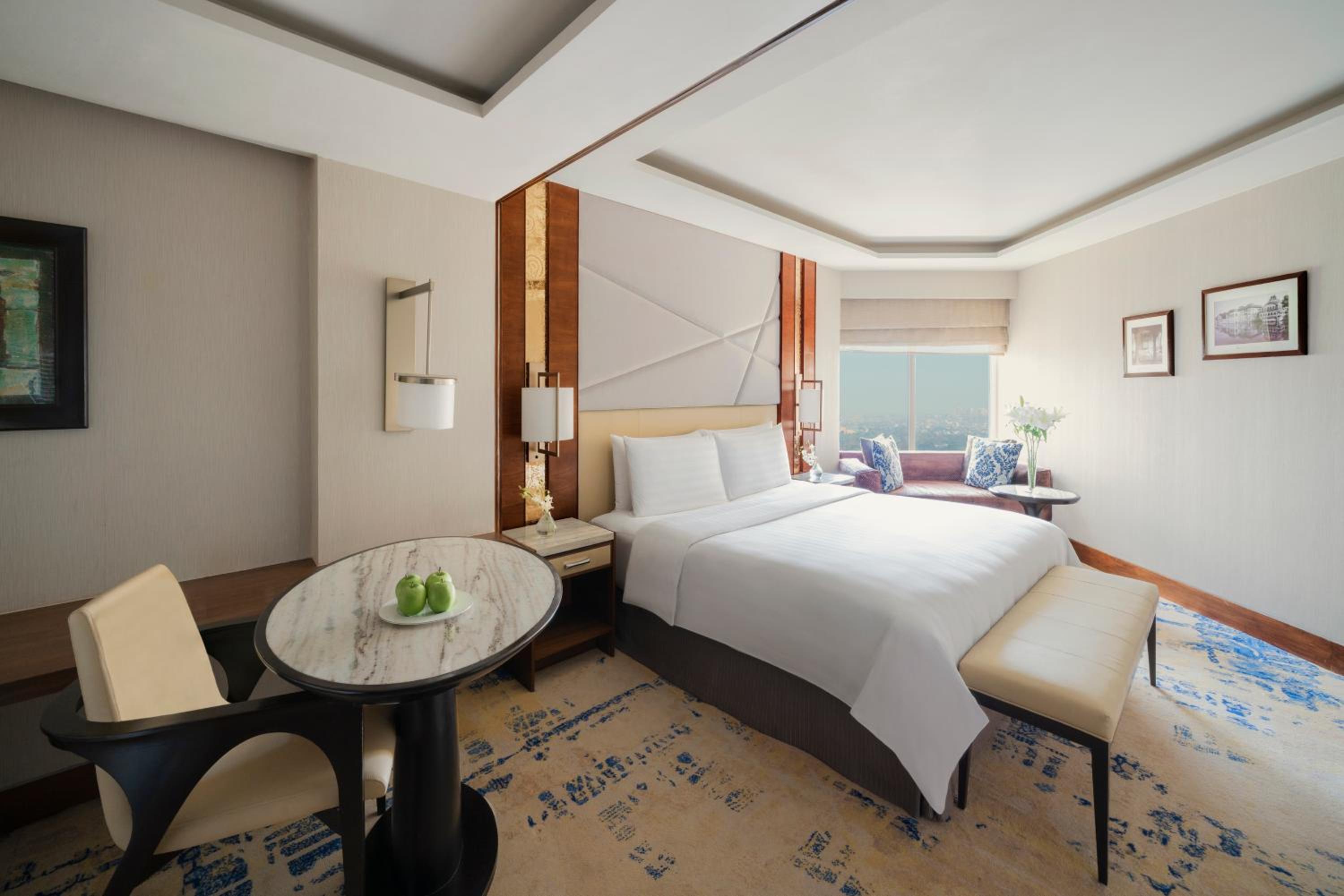 Premier King Room - Photo 5