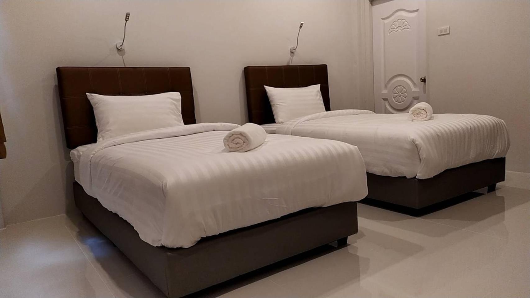 Economy Twin Room photo 1