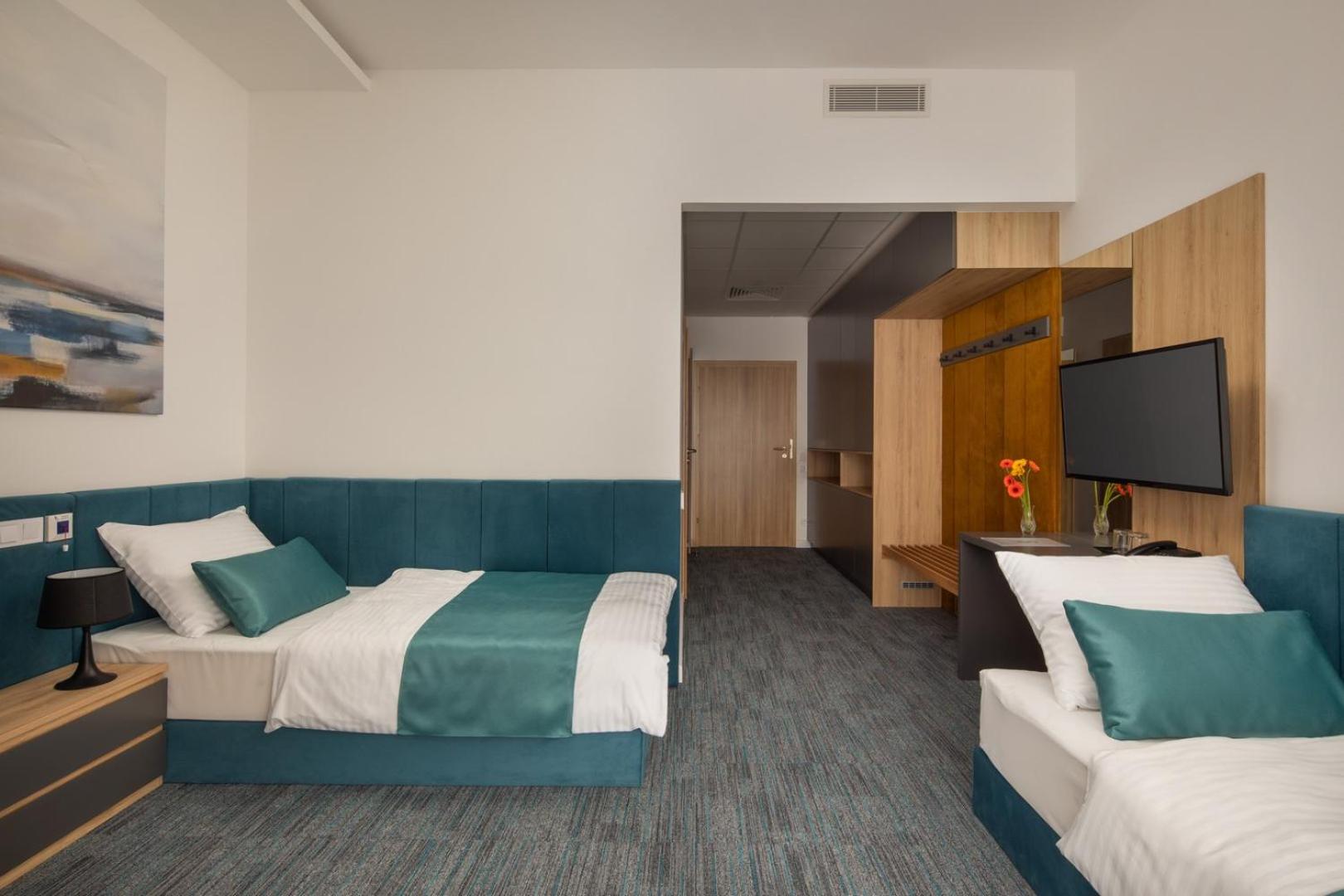 Twin Room - Disability Access photo 1