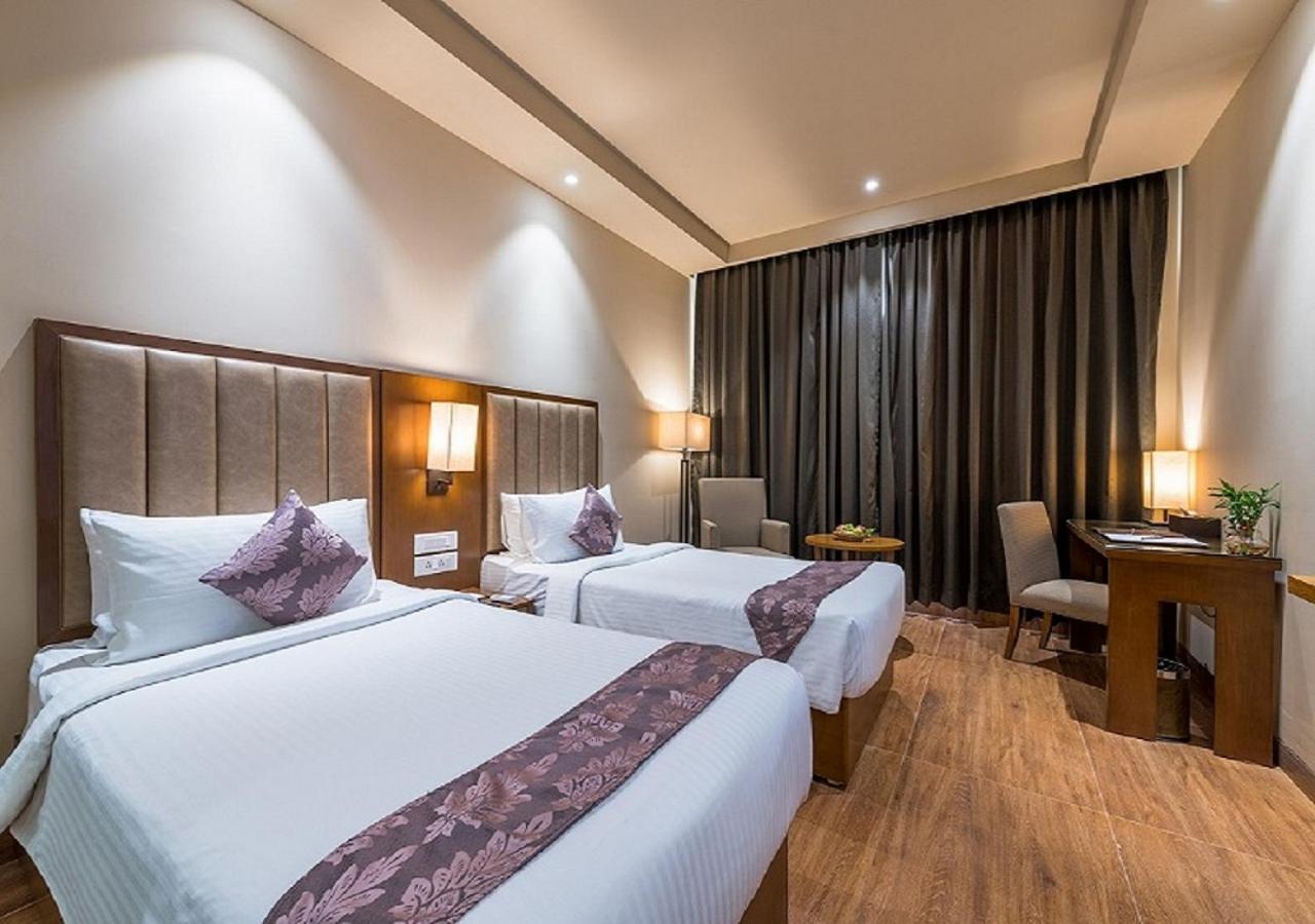 Premium Twin Room photo 3