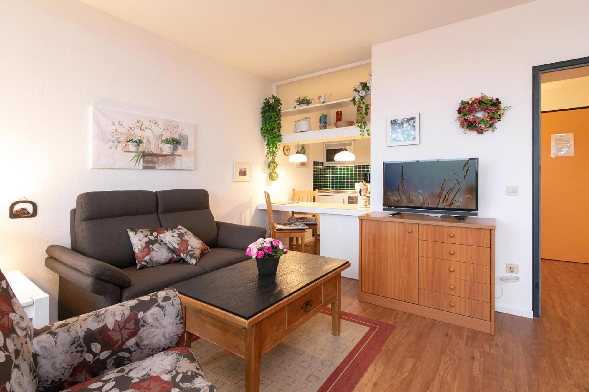 Apartment photo 2