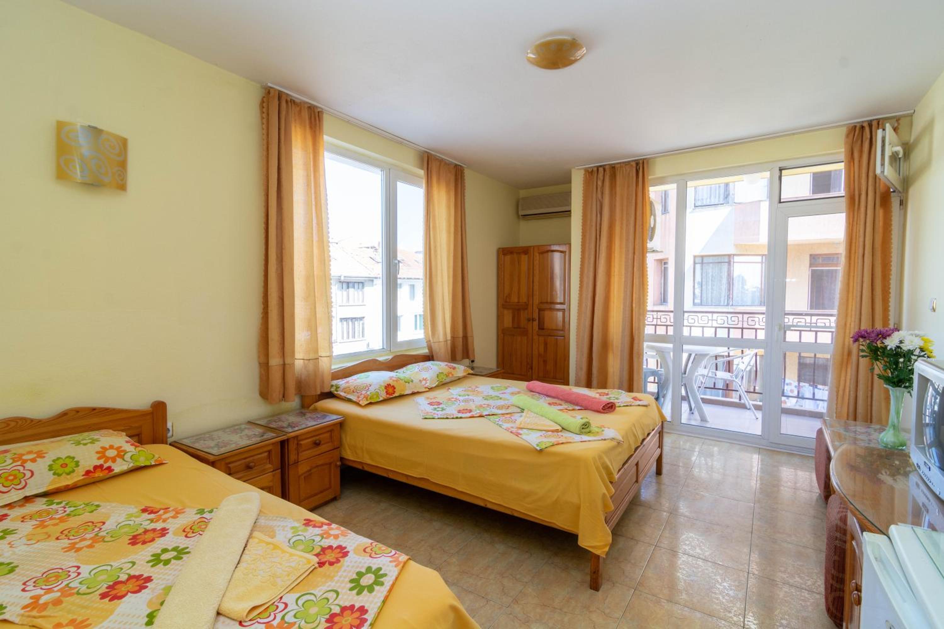 Two-Bedroom Suite with Balcony - Photo 37