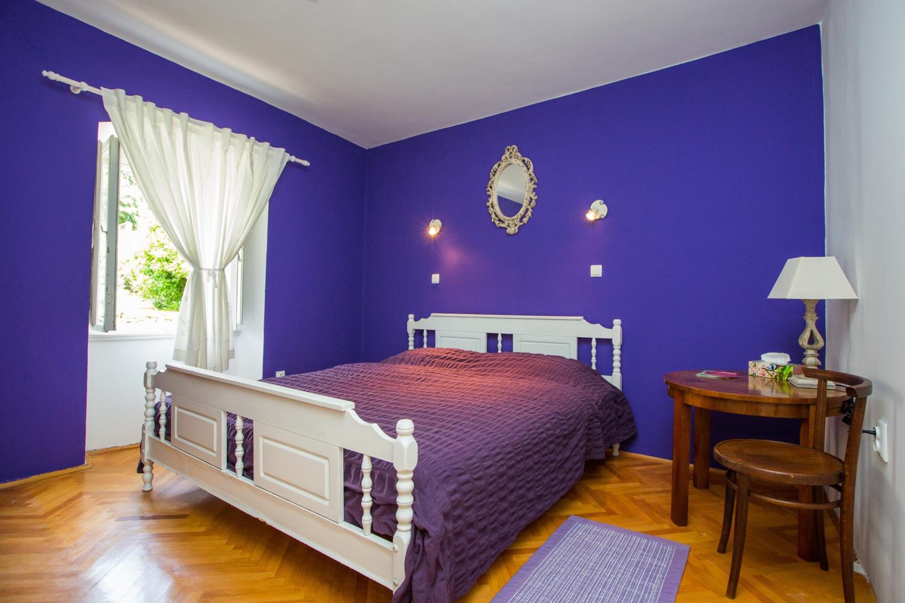 Double Room with Shared Bathroom photo 1