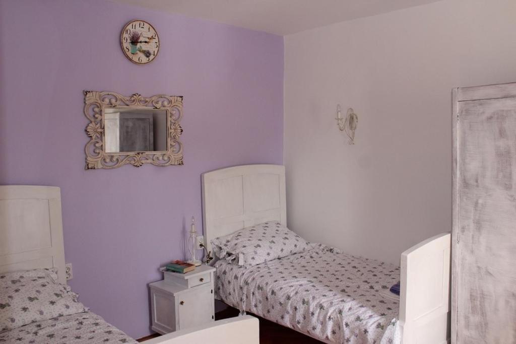 Twin Room with Shared Bathroom and City View photo 1