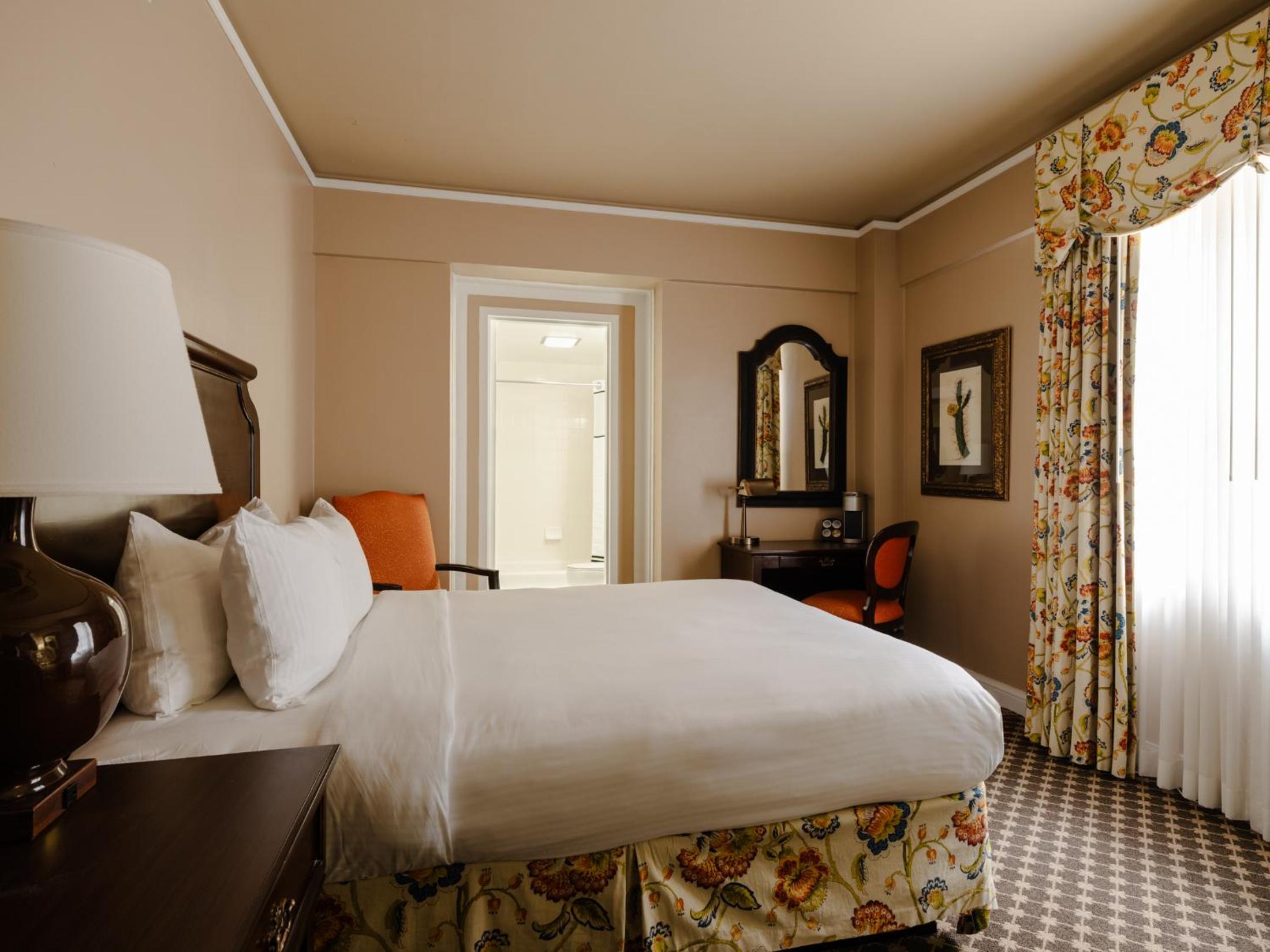 Suite with Spa Bath