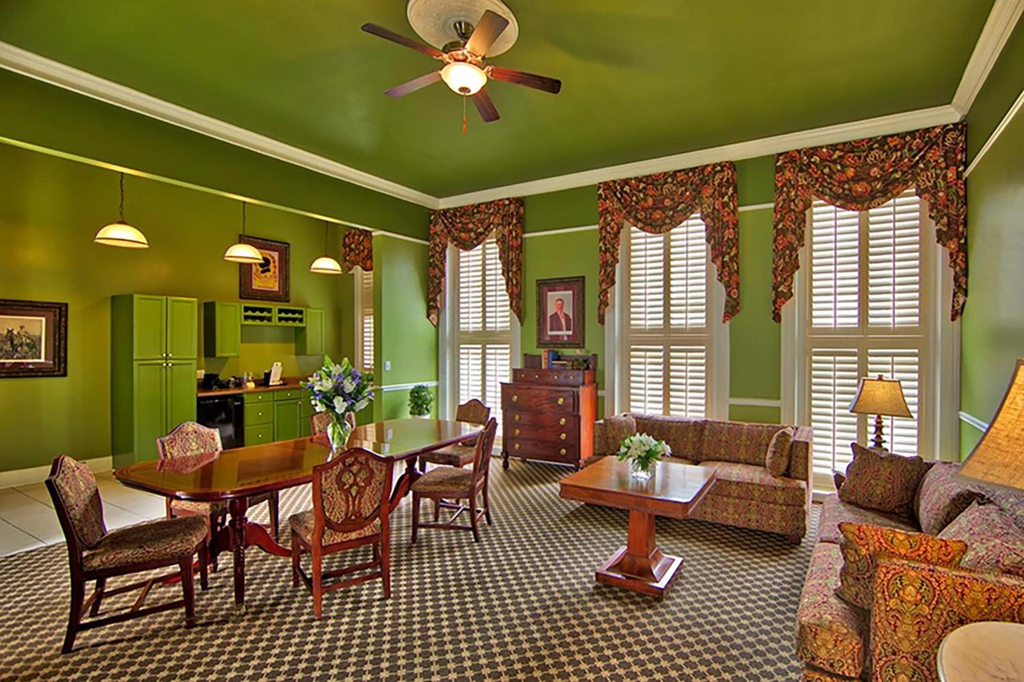 Superior King Suite