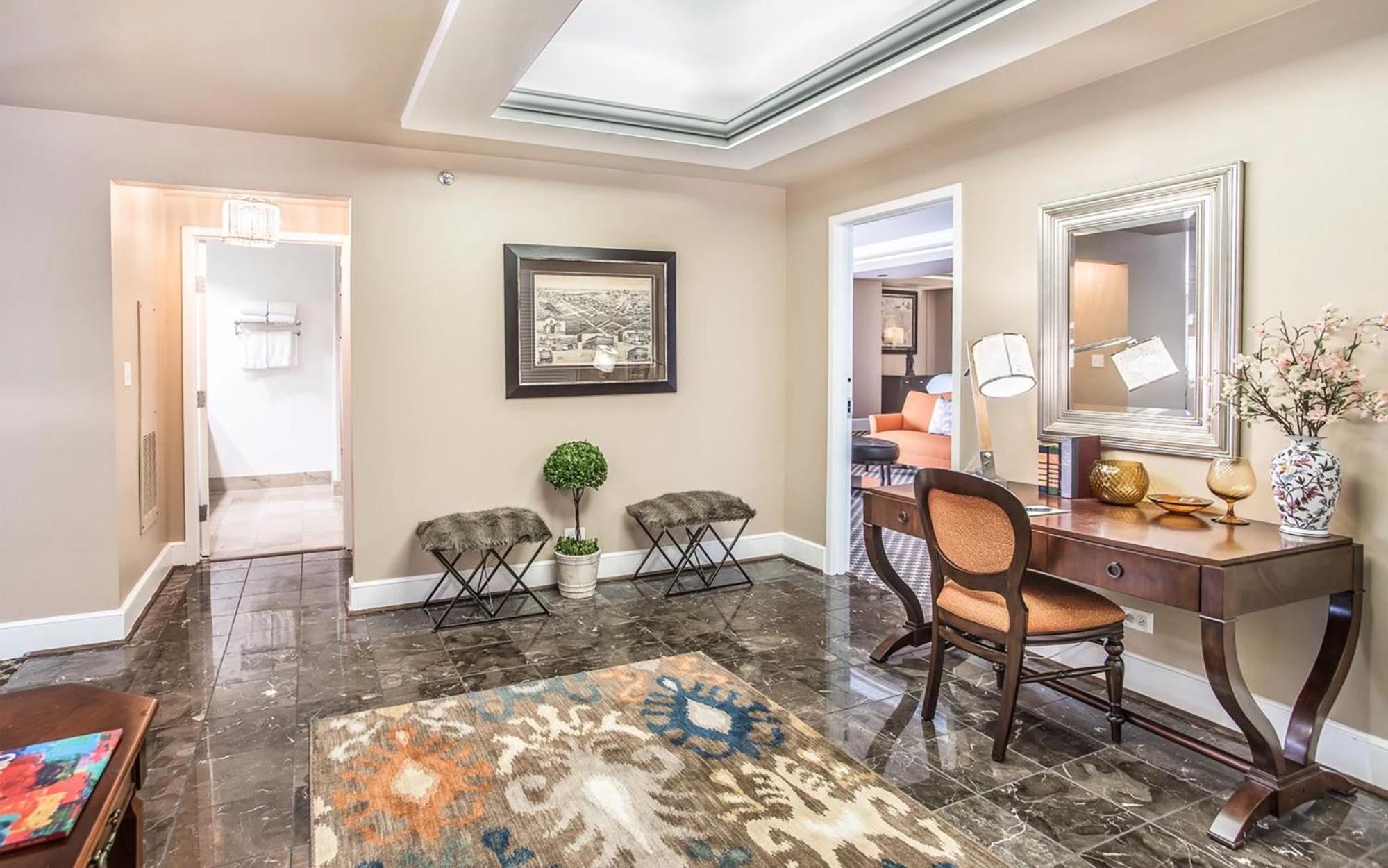 Presidential Suite thumbnail 5
