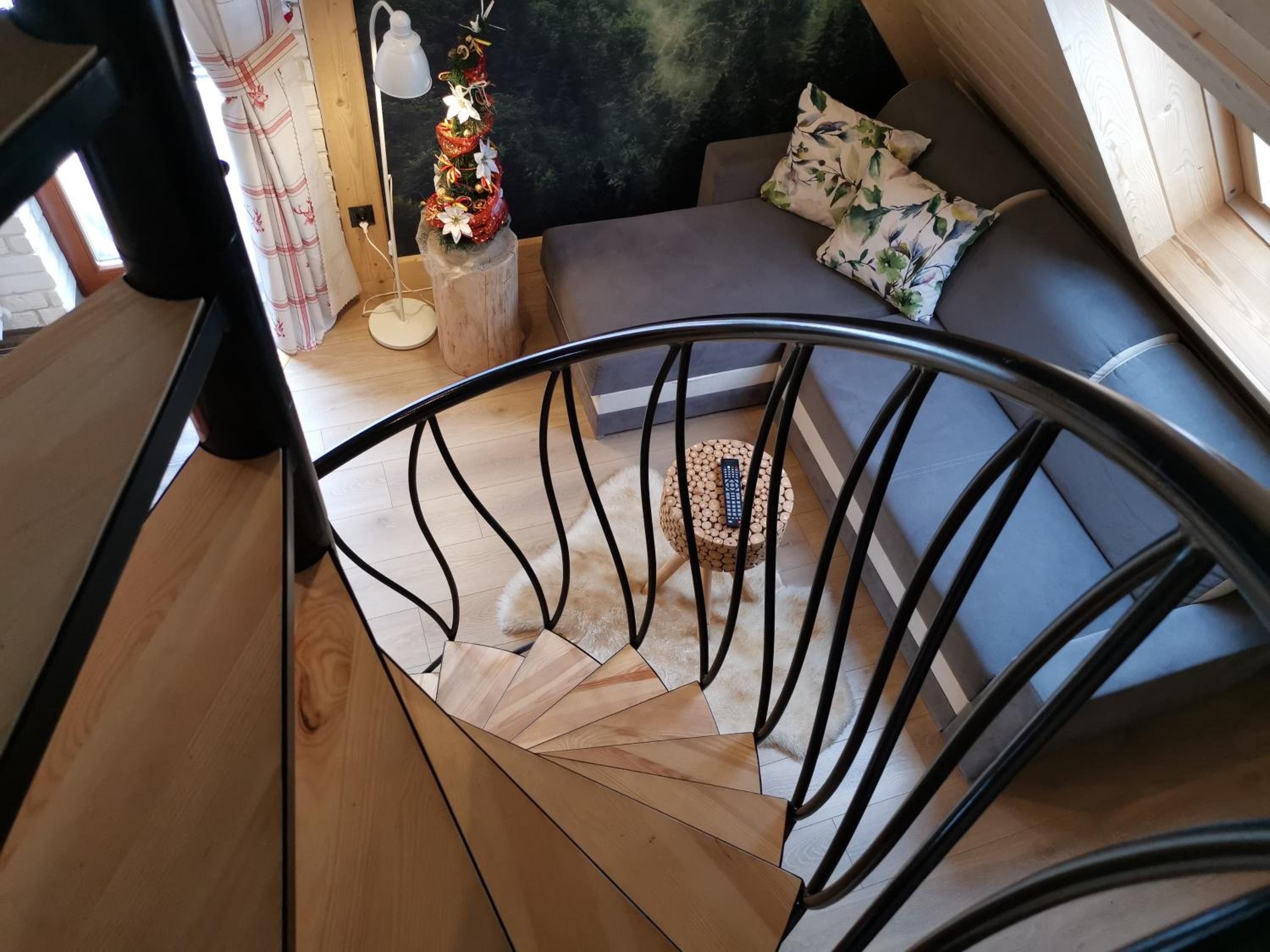 Deluxe Family Suite - Photo 8