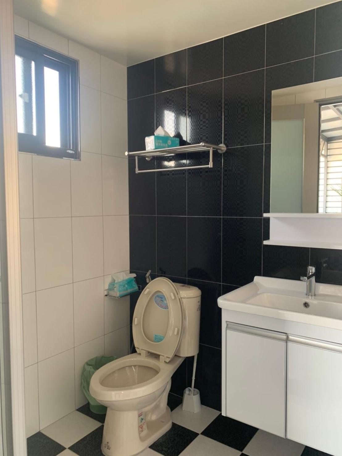 Quadruple Room with Shared Bathroom photo 3