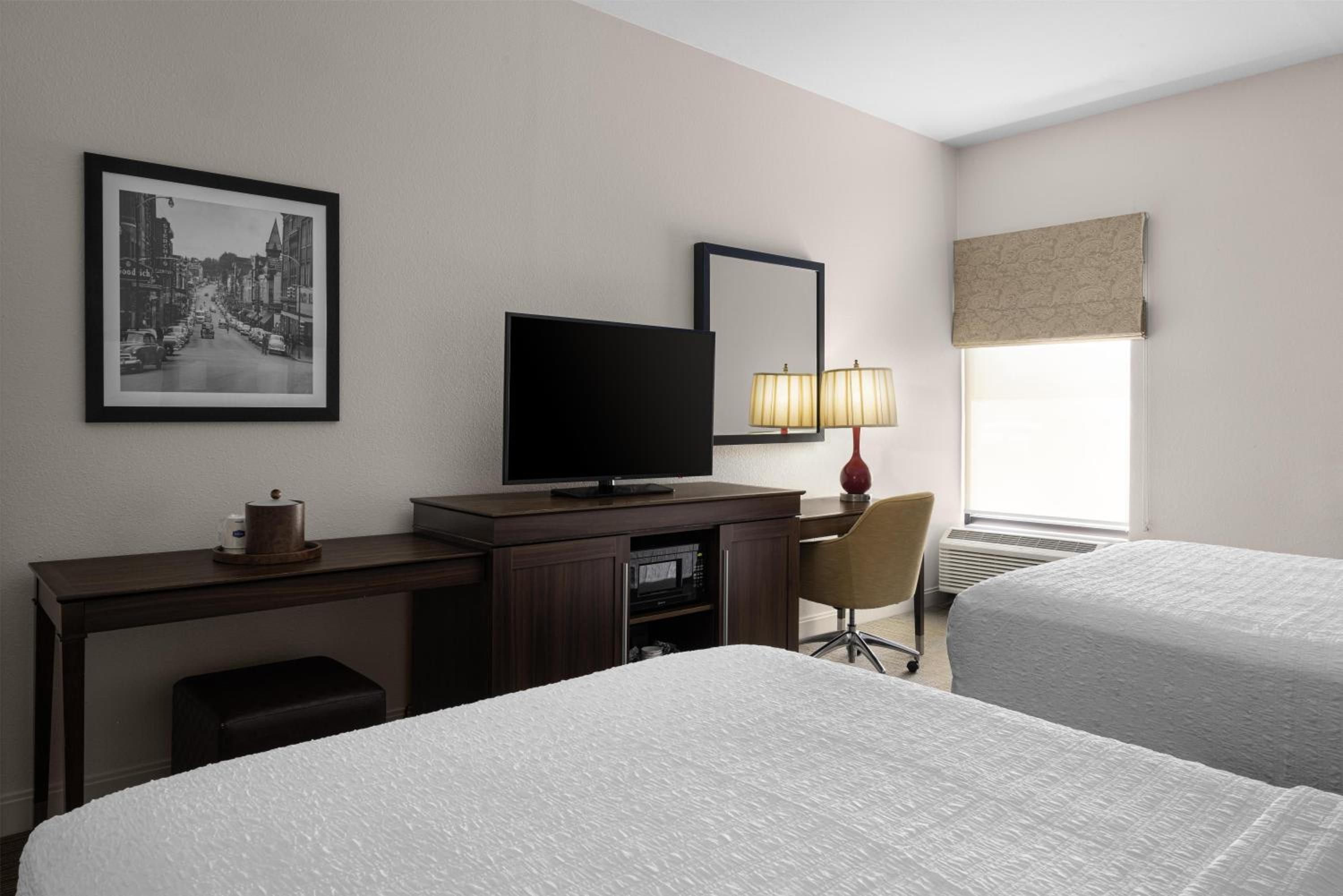 Queen Room with Two Queen Beds (4 Adults)