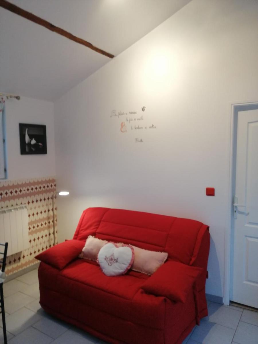 One-Bedroom House photo 2