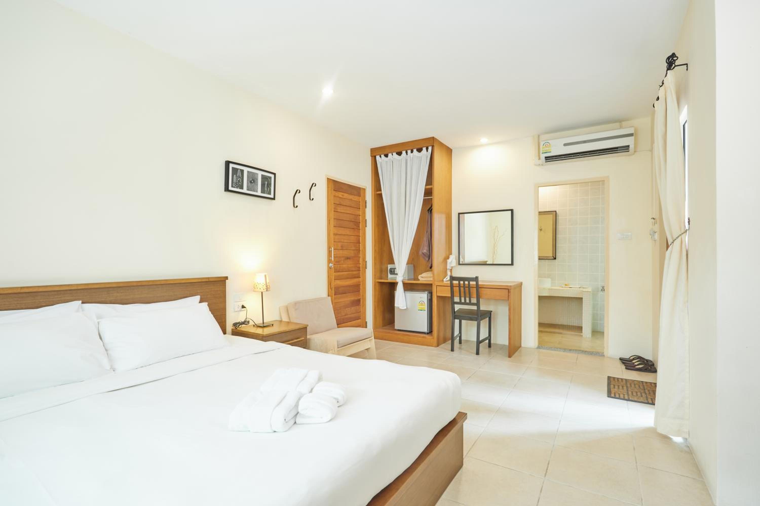 Two-Bedroom Family Villa - Photo 8